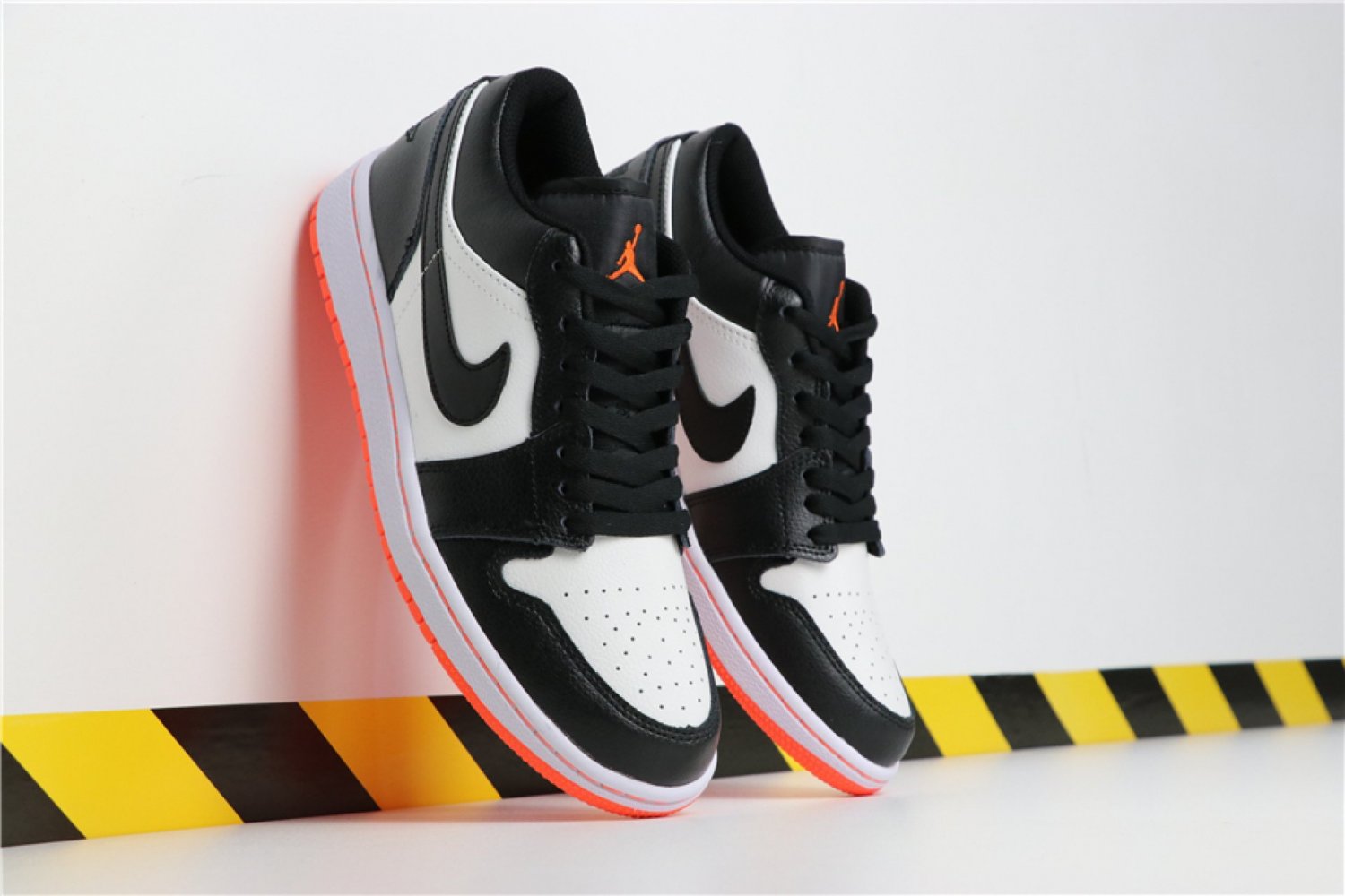Nike Air Jordan 1 Low ObsidianEmber Glow-White