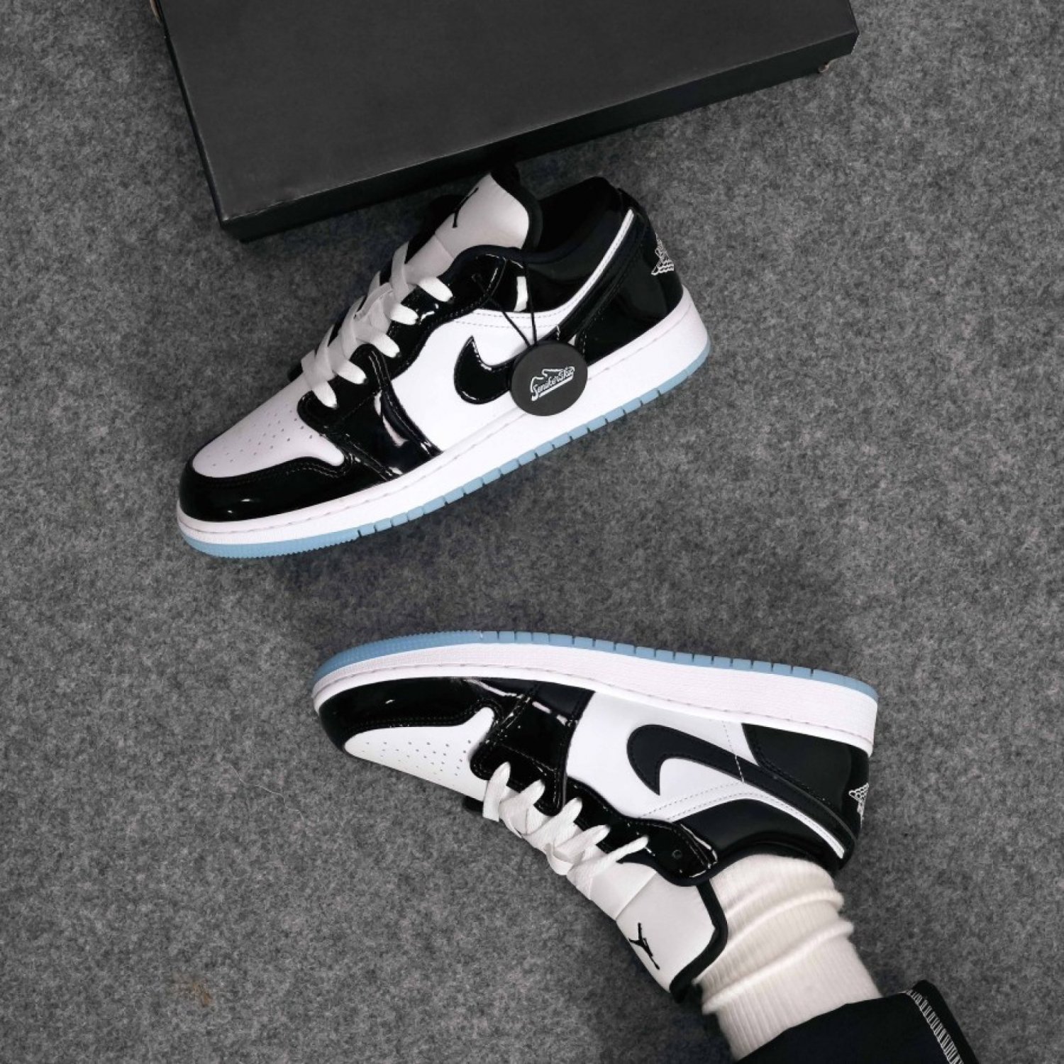 Nike Air Jordan 1 Low SE Black White Concord