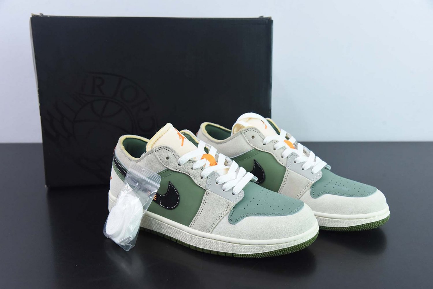 Nike Air Jordan 1 Low SE Craft Light Olive