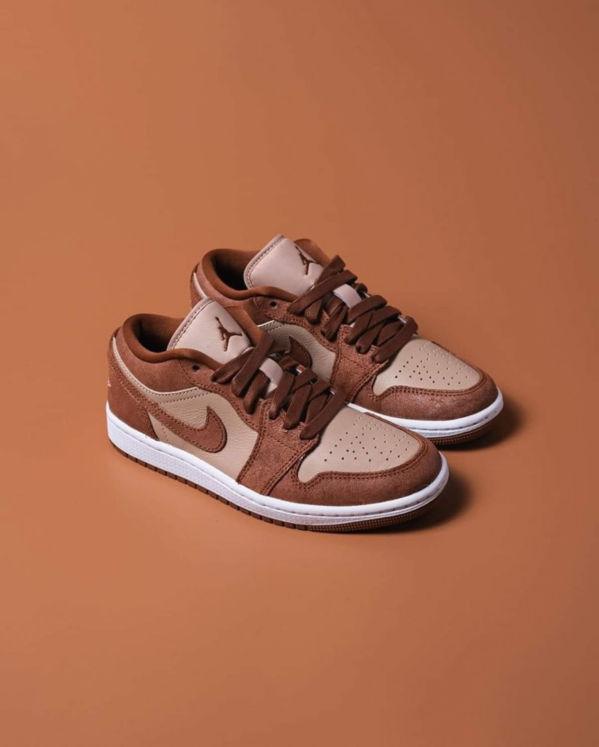 Nike Air Jordan 1 Low SE 'Legend Coffee Brown'