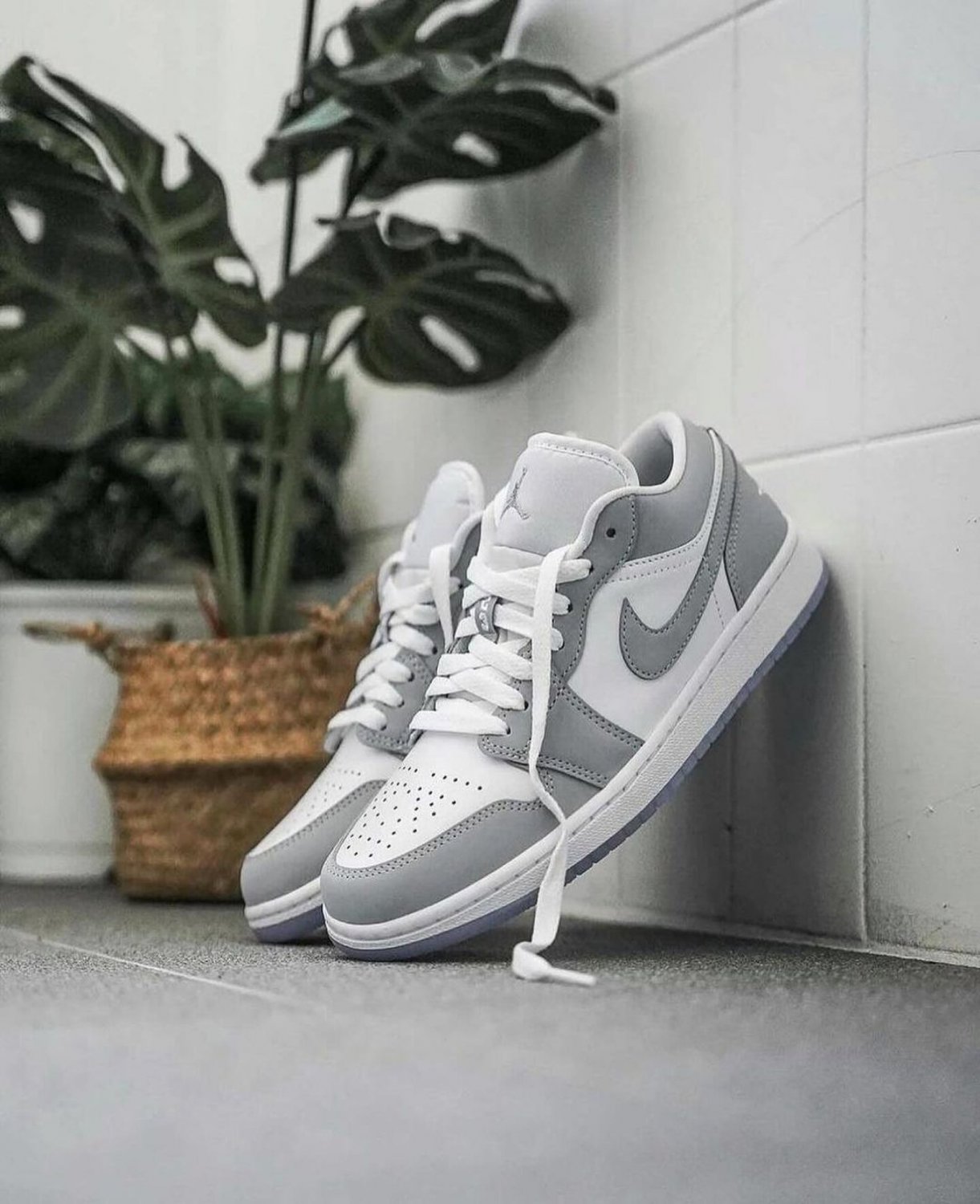 Nike Air Jordan 1 Low Wolf Grey