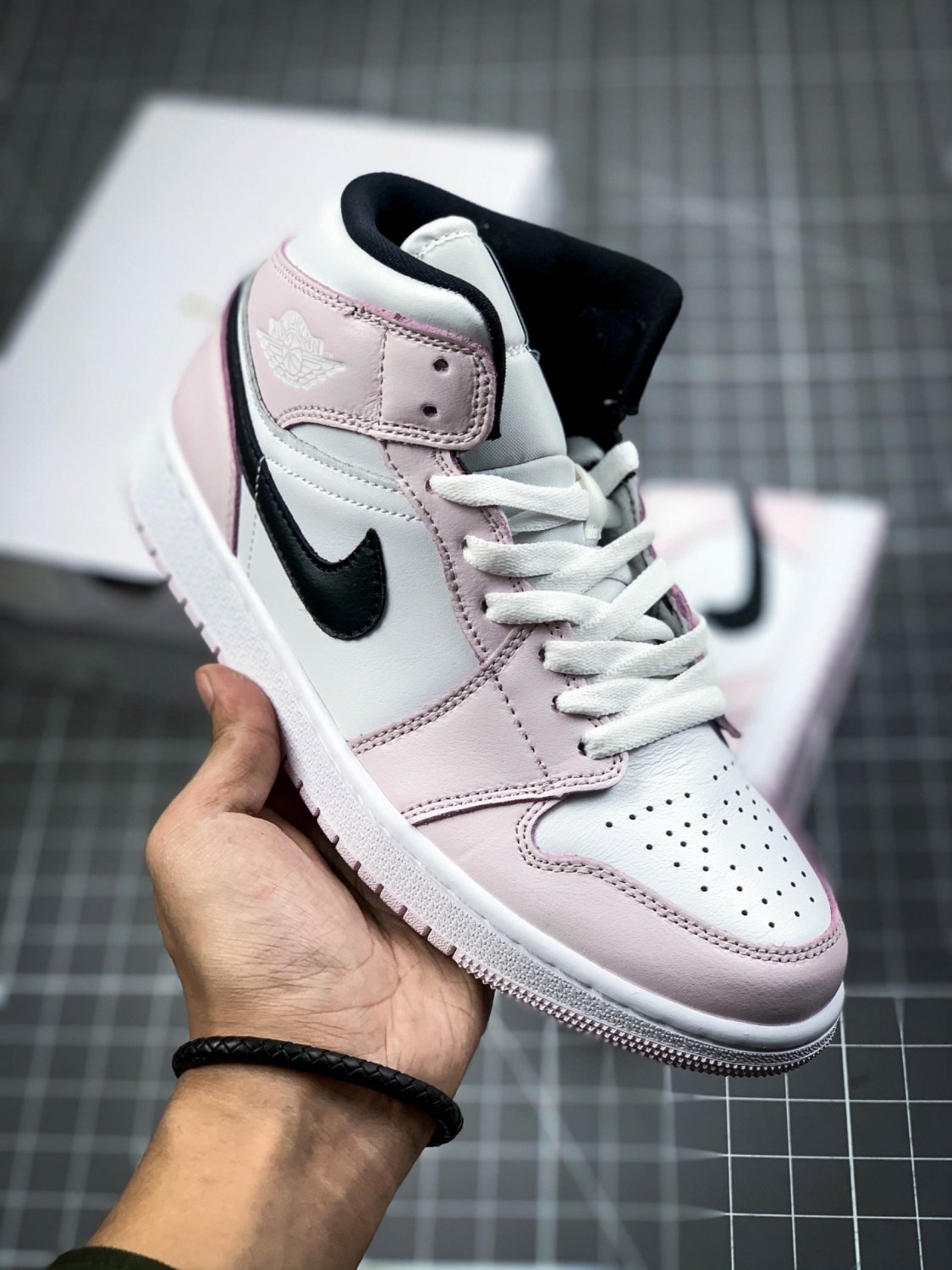 NIKE Air Jordan 1 Mid Barely Rose White
