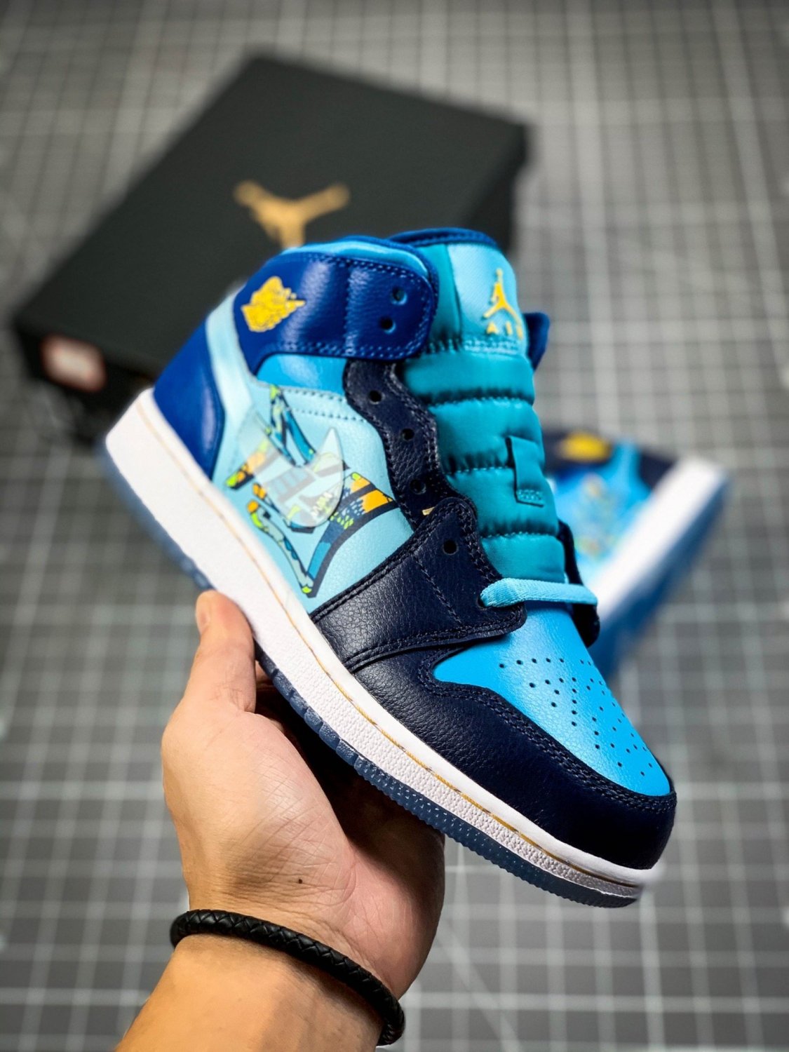 NIKE Air Jordan 1 Mid Fly Blue