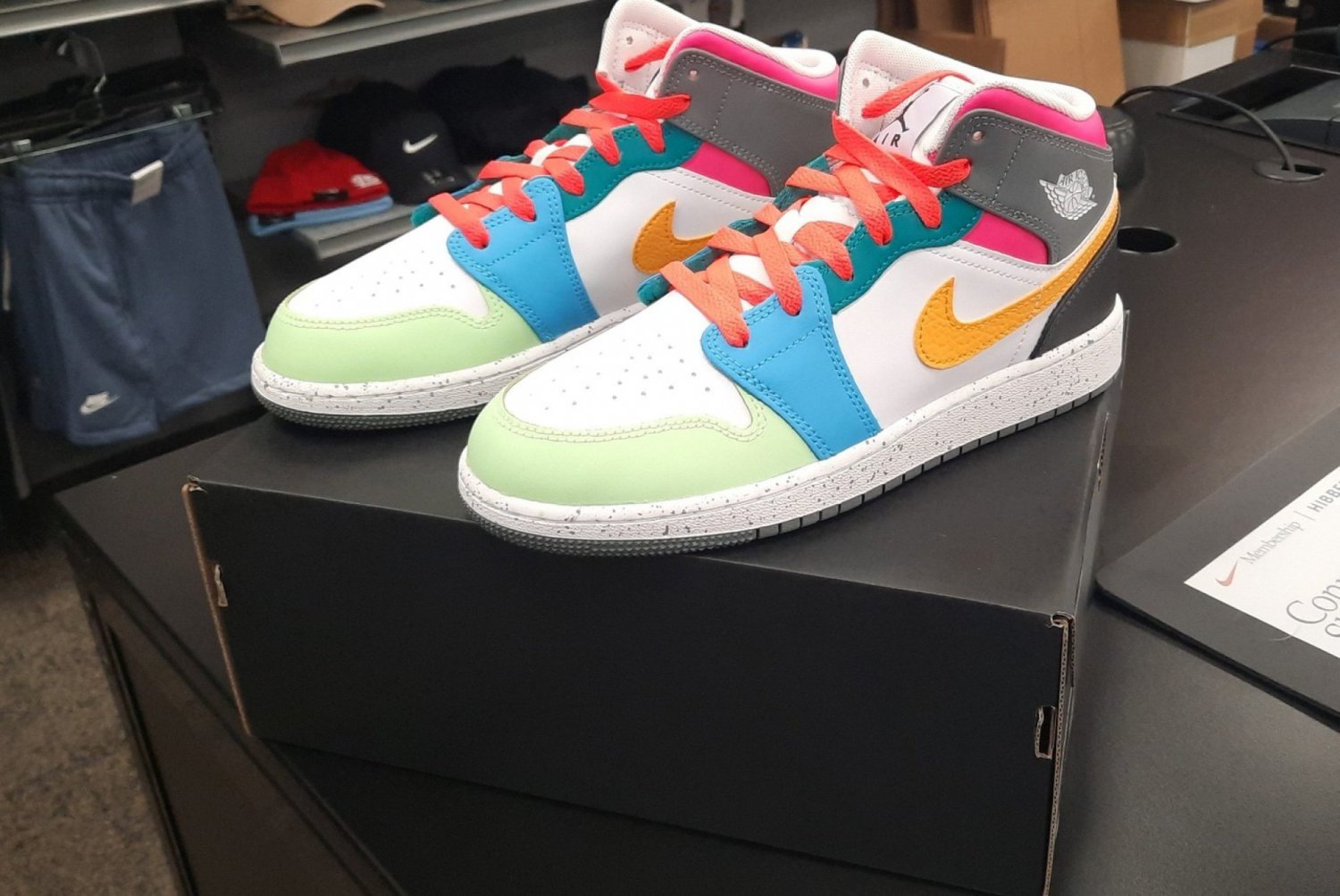 Nike Air Jordan 1 Mid GS Multicolor