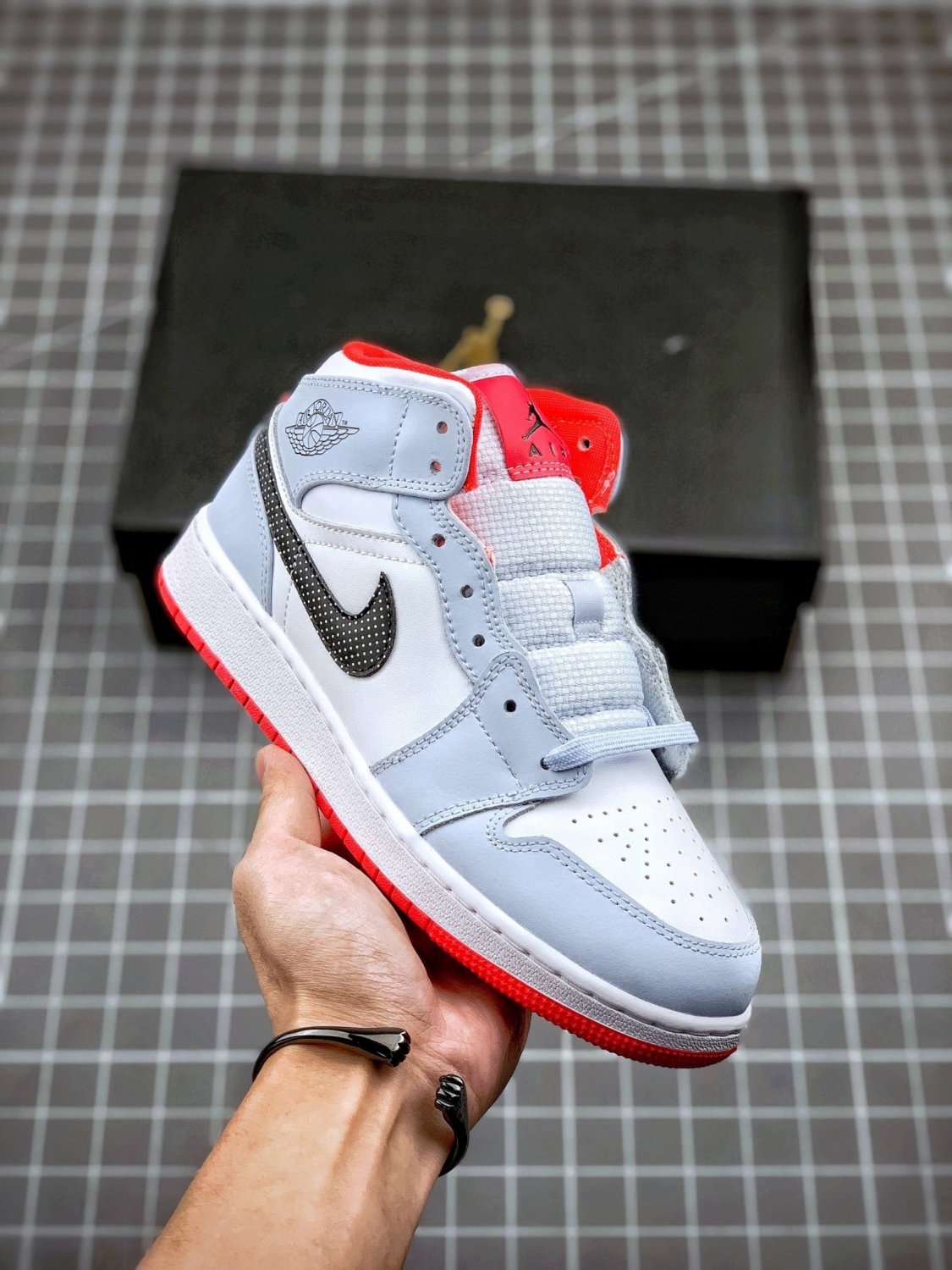 NIKE Air Jordan 1 Mid Half Blue Polka Dot Swoosh