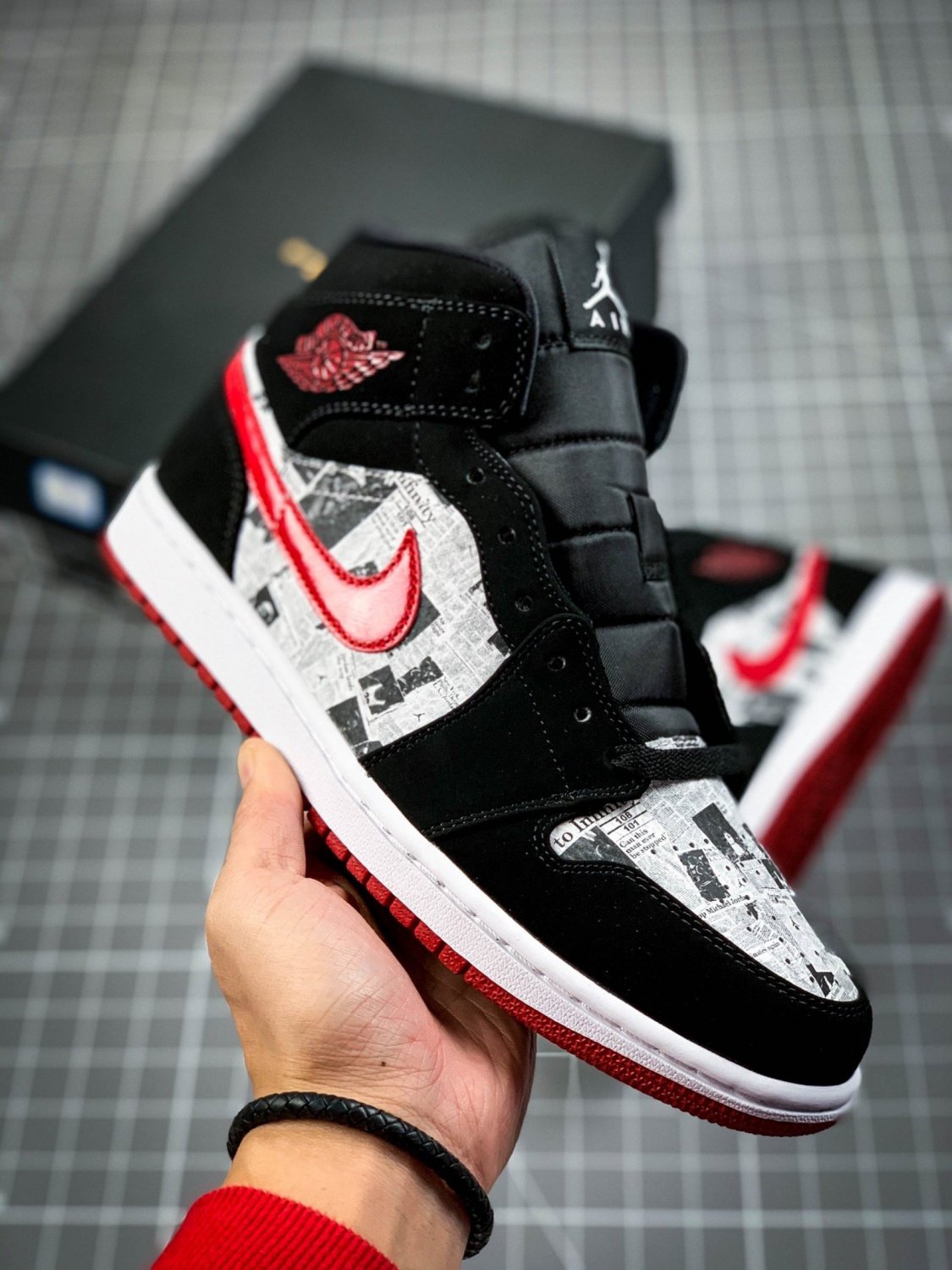 NIKE Air Jordan 1 Mid SE GS Newspaper