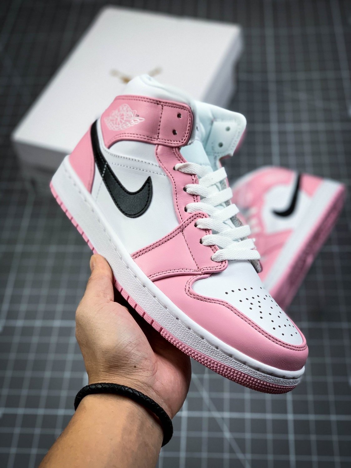 NIKE Air Jordan 1 Mid Soft Pink White