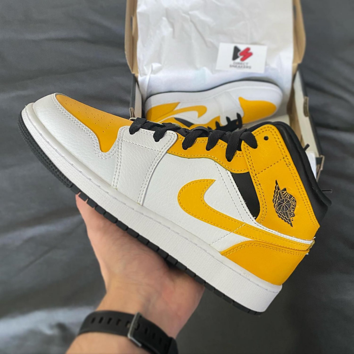 Nike Air Jordan 1 Mid TD 'University Gold'