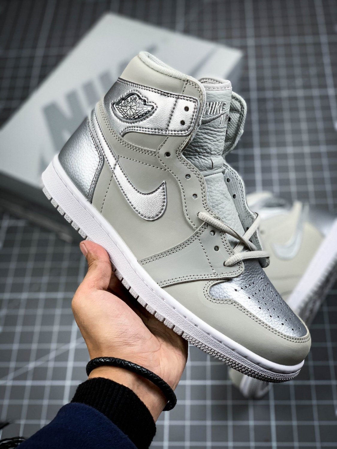 NIKE Air Jordan 1 Retro  High OG Japan Neutral Grey