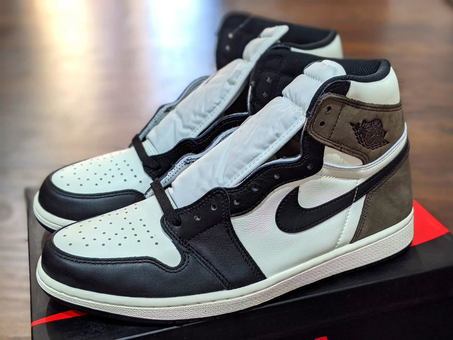Nike Air Jordan 1 Retro High ' Dark Mocha ' 2020