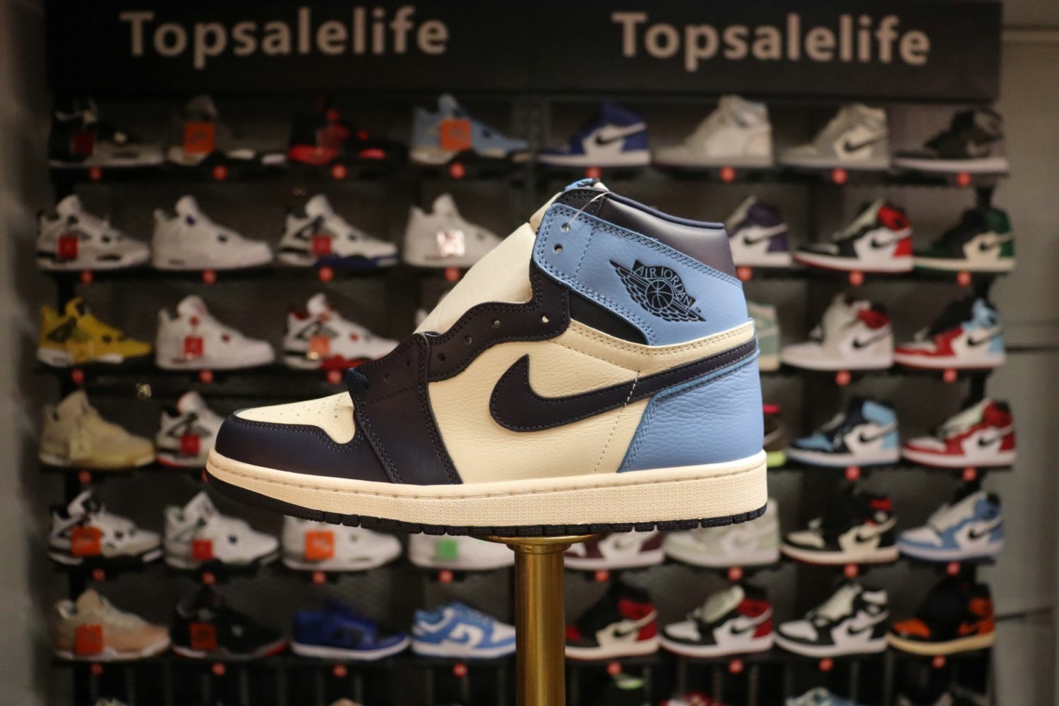 Nike Air Jordan 1 Retro High OG 'Obsidian' 555088-140