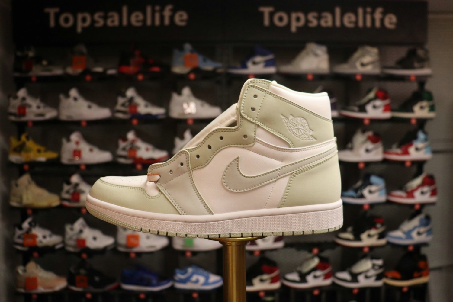 Nike Air Jordan 1 Retro High OG 'Seafoam'