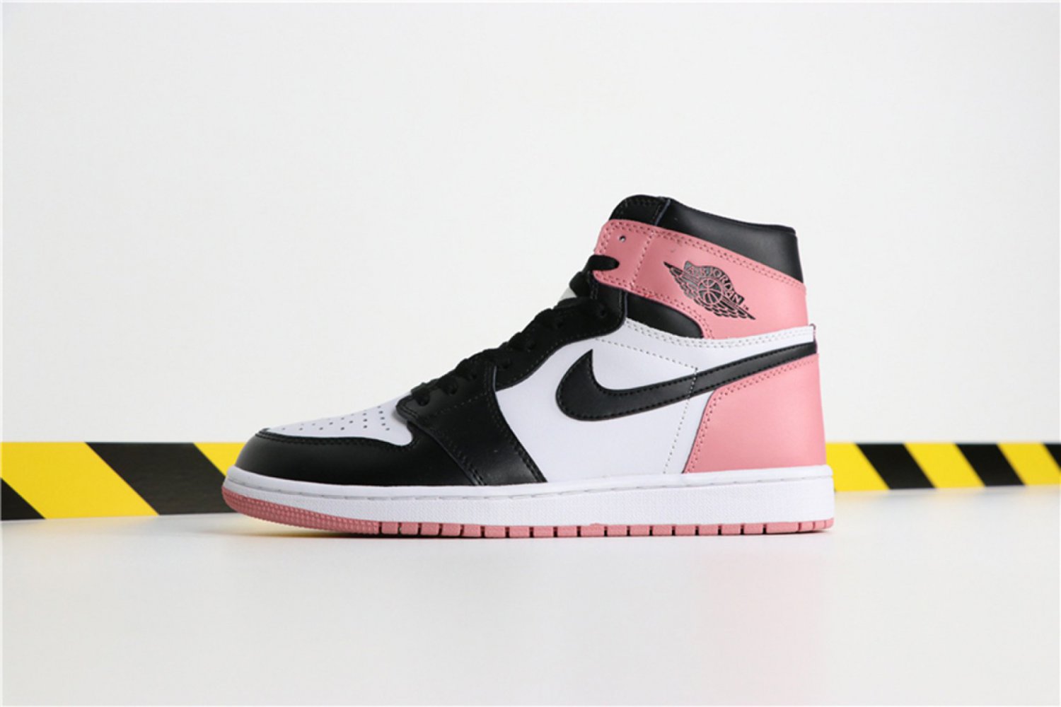 Nike Air Jordan 1 Retro High Rust Pink