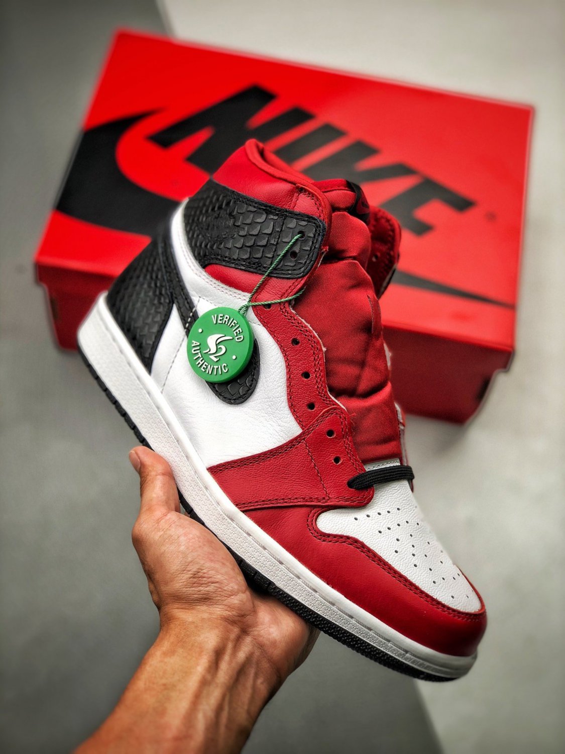 NIKE Air Jordan 1 Retro High Satin Snake Gym Red
