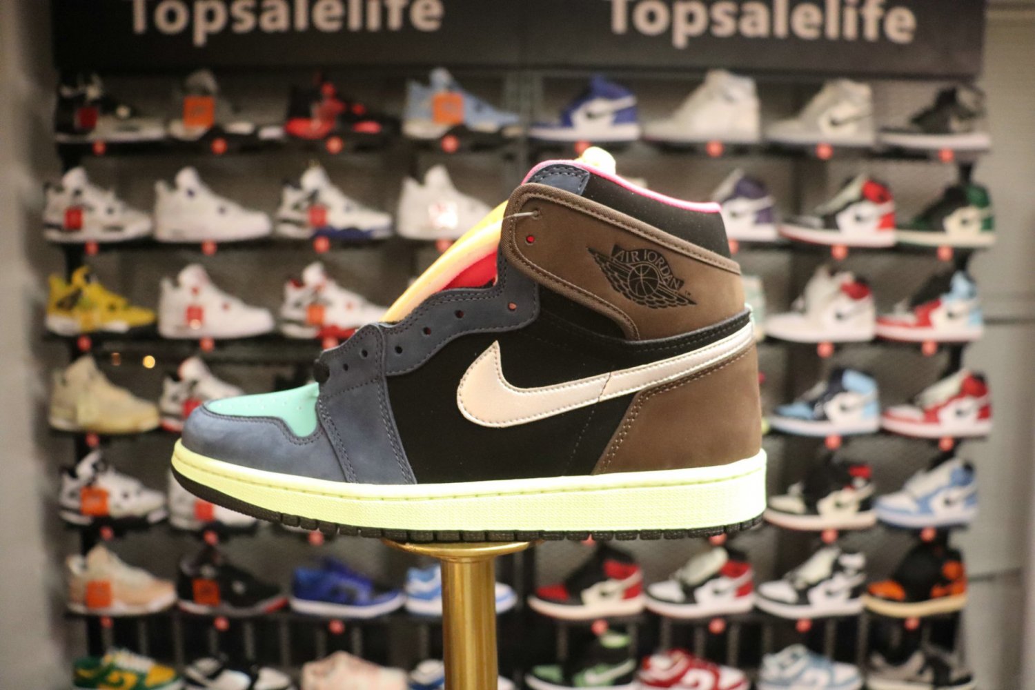 Nike Air Jordan 1 Retro High 'Tokyo Bio Hack' 555088-201