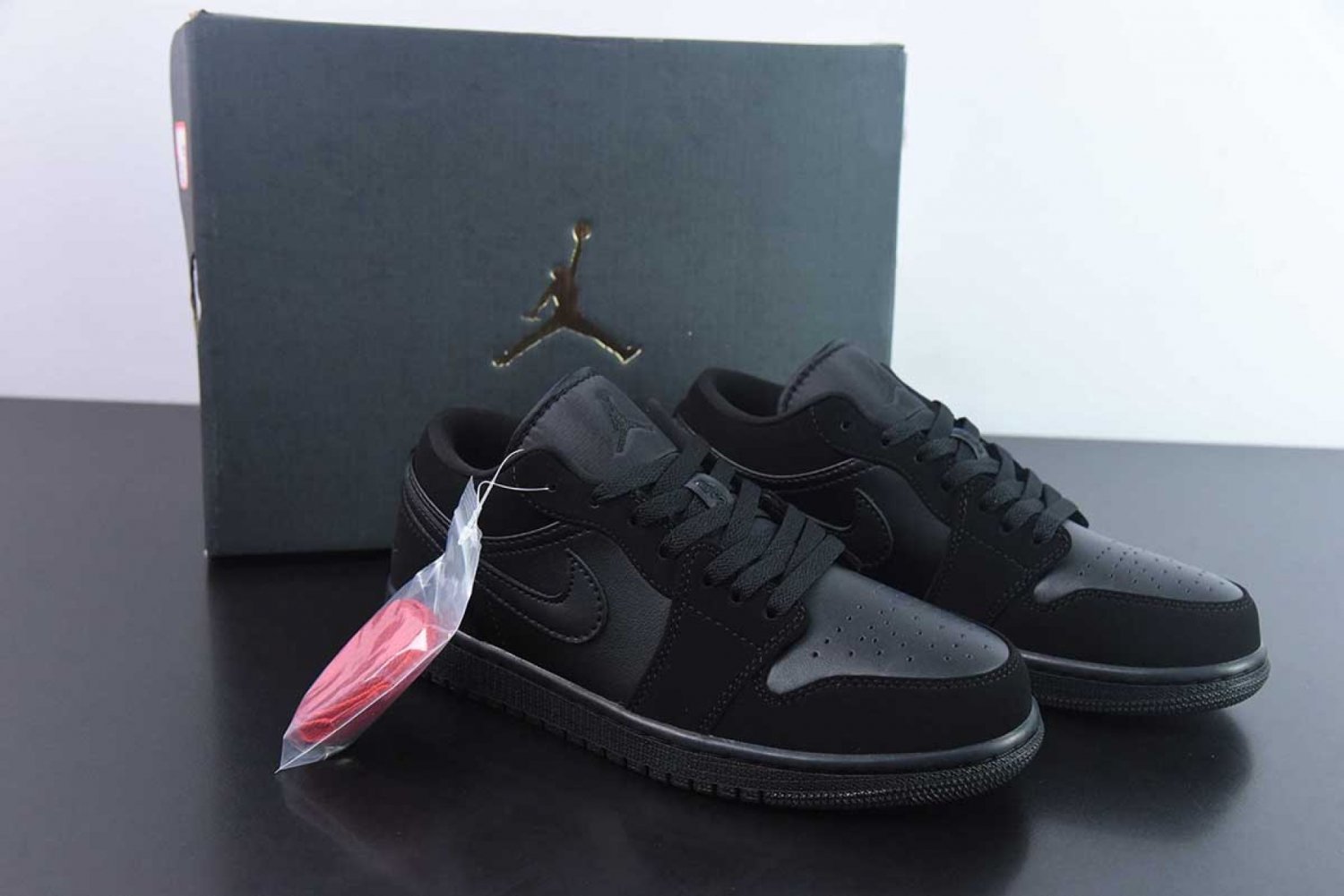 Nike Air Jordan 1 Retro Low Triple Black