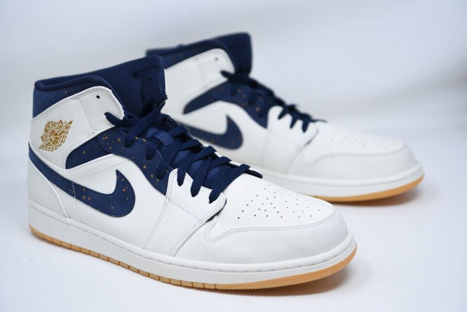 Nike Air Jordan 1 Retro Mid Jeter 2019 AH6342-104 RARE