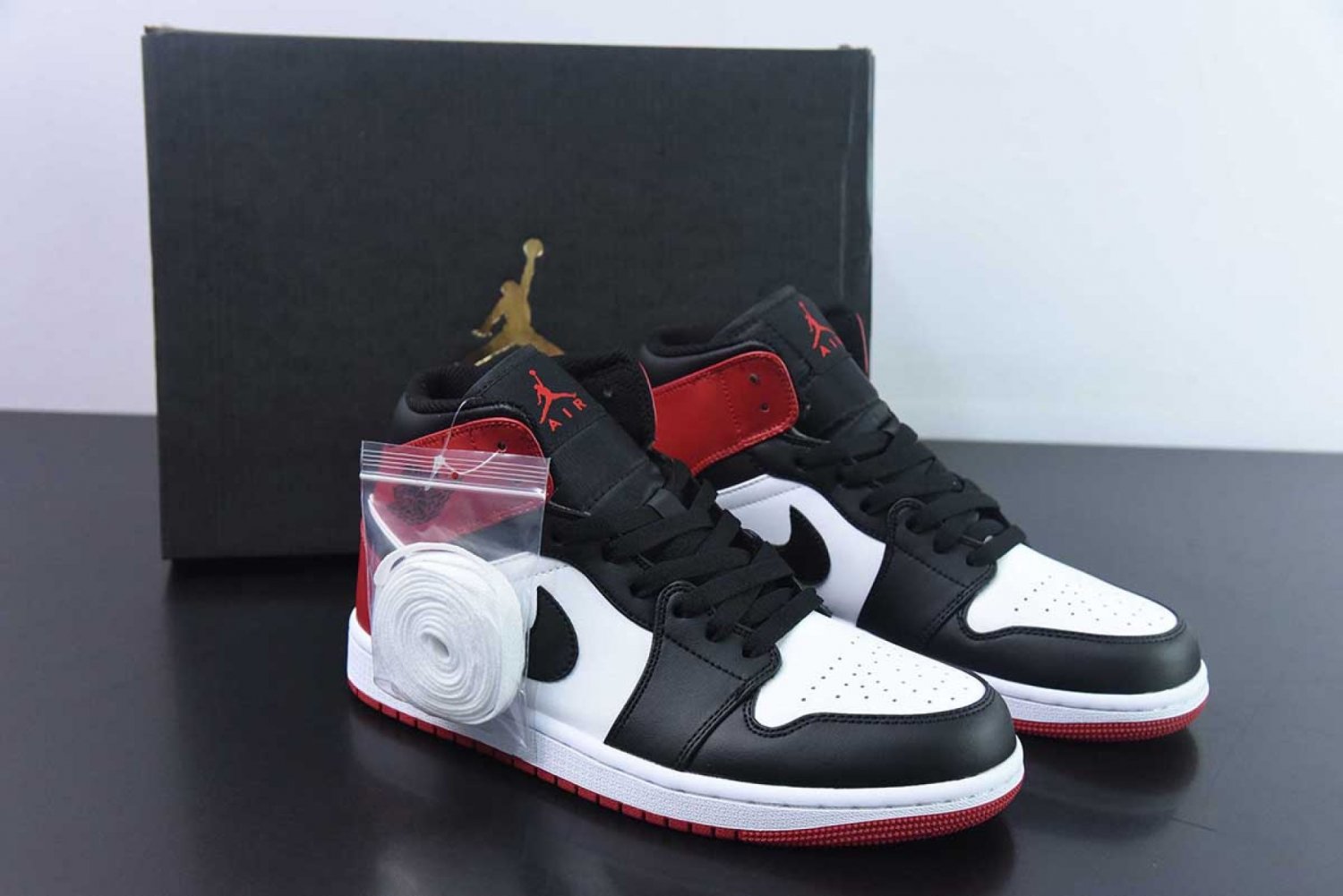 Nike Air Jordan 1 Retro Old Love