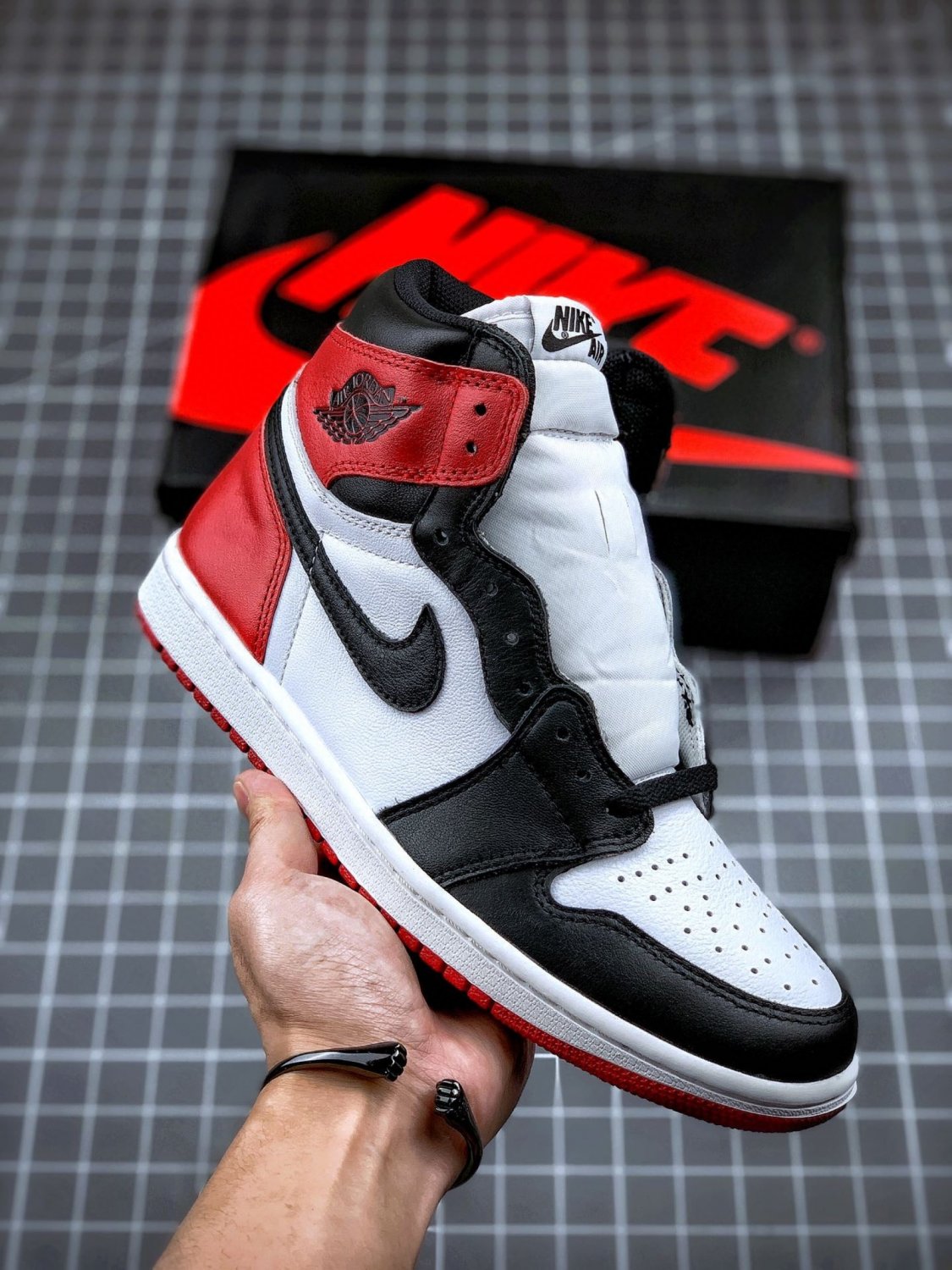 NIKE Air Jordan 1 Retro9