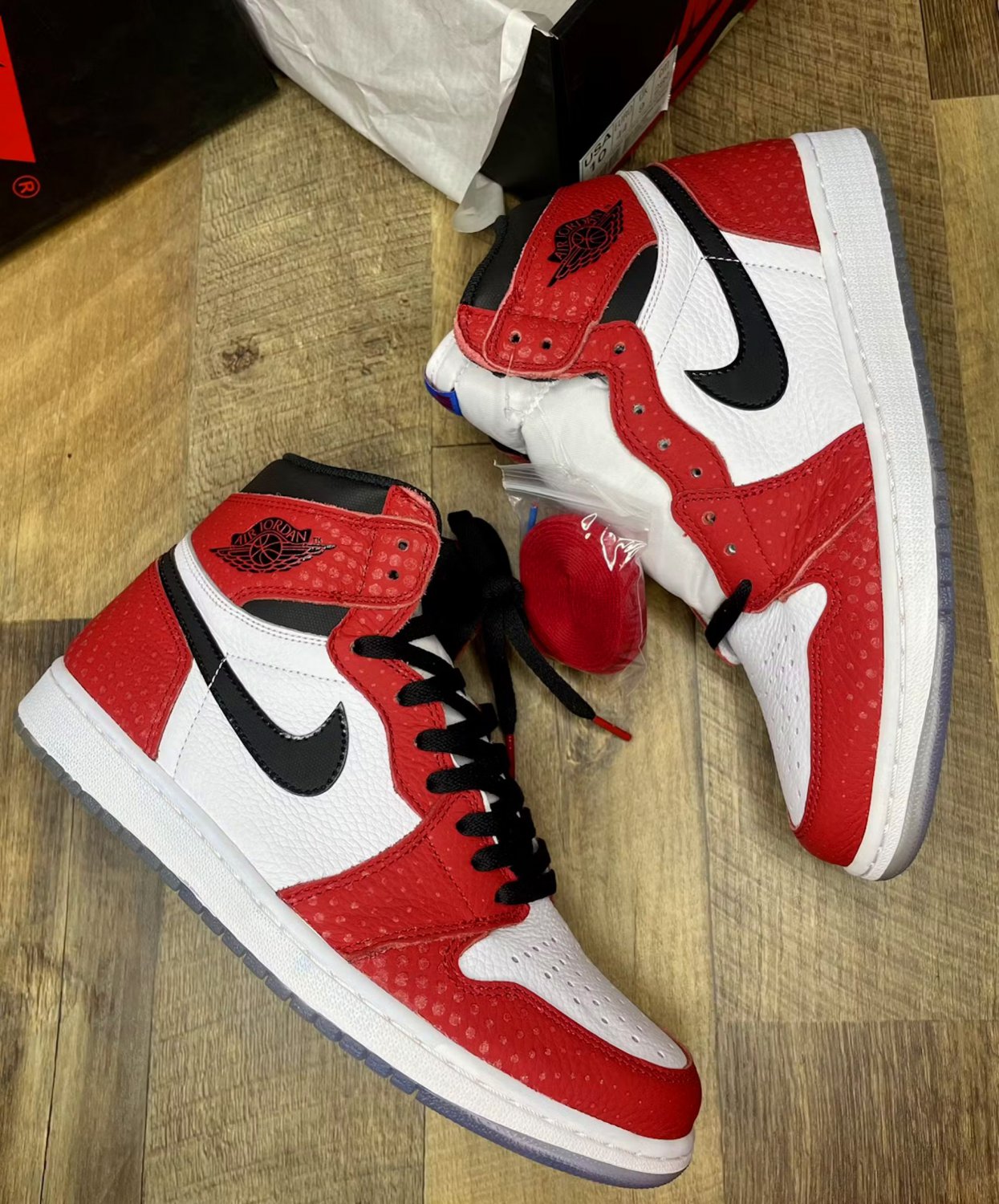 Air Jordan 1 Retro High    Spiderman Origin Story 2018