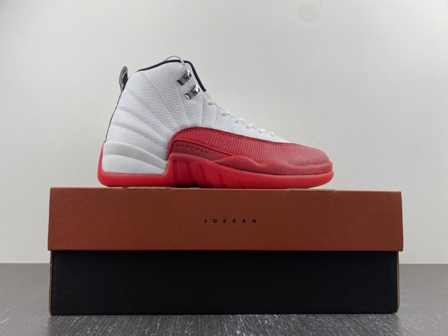 Nike Air Jordan 12 OG  Cherry  White Metallic Silver Varsity Red