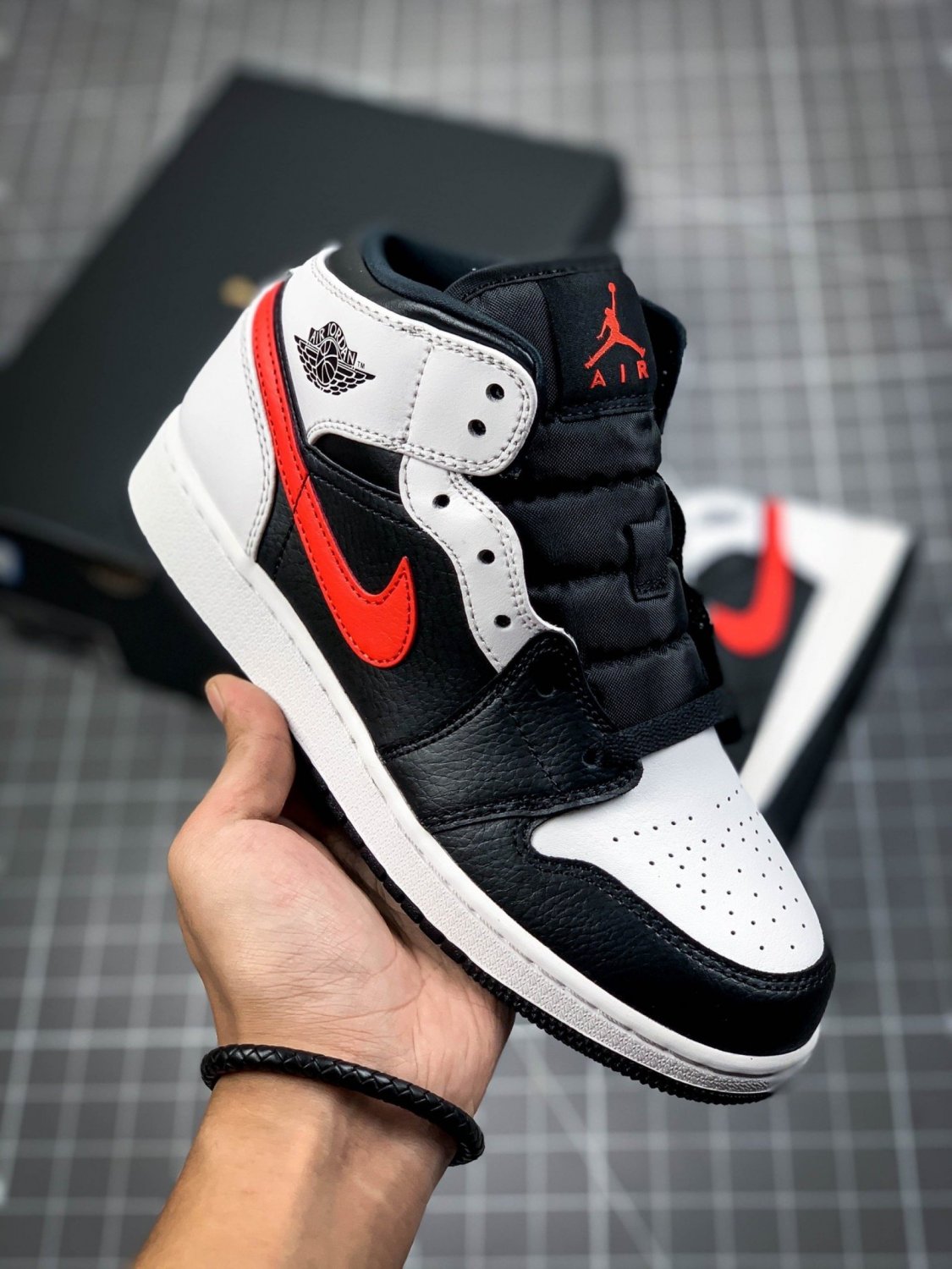 NIKE Air Jordan Chille Red Black