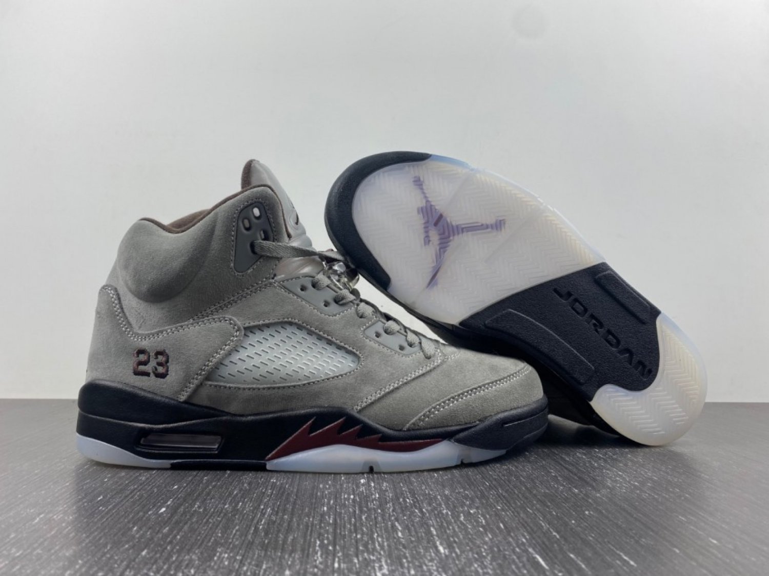 A Ma Mani&Atilde;&copy;re X Air Jordan 5 Light BoneBlack-Burgundy Crush