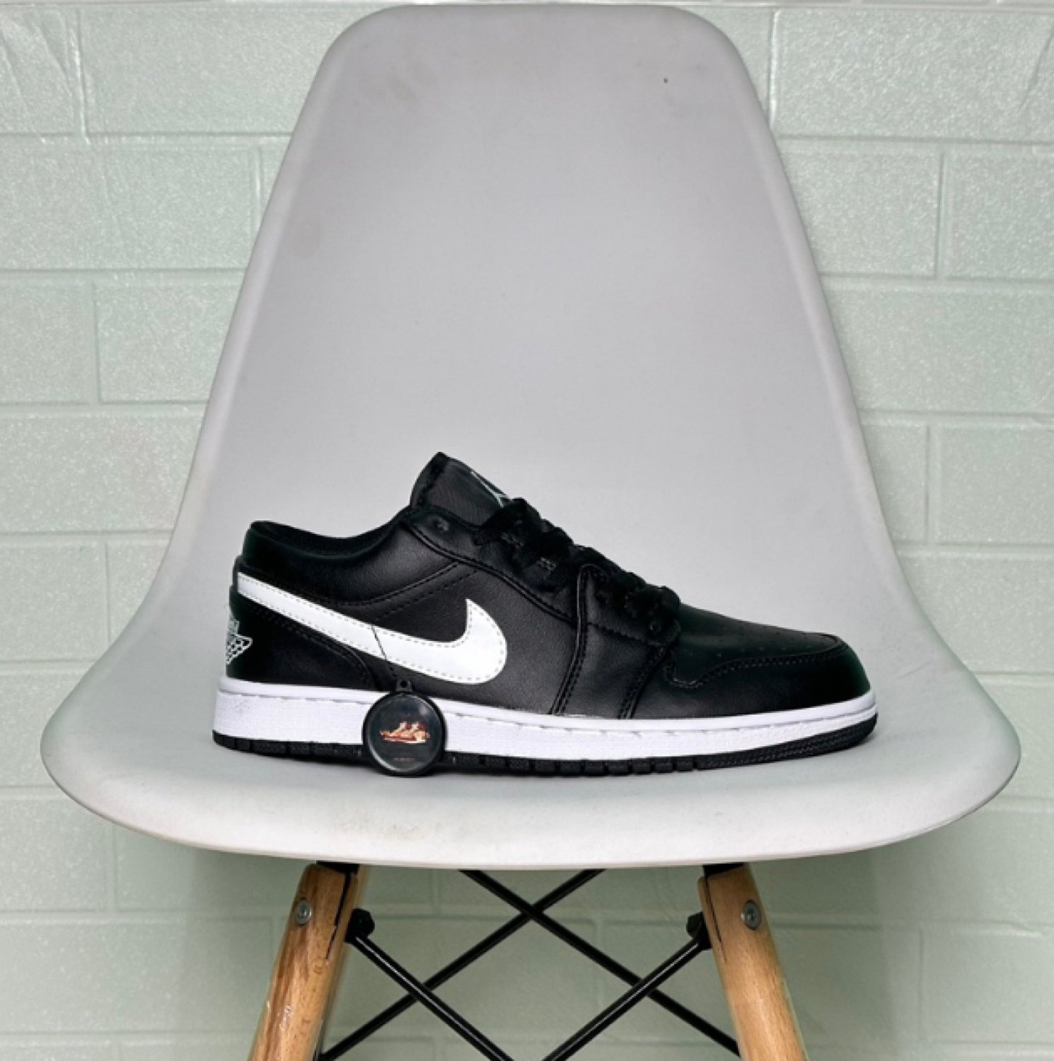Air Jordan 1 Low Black White