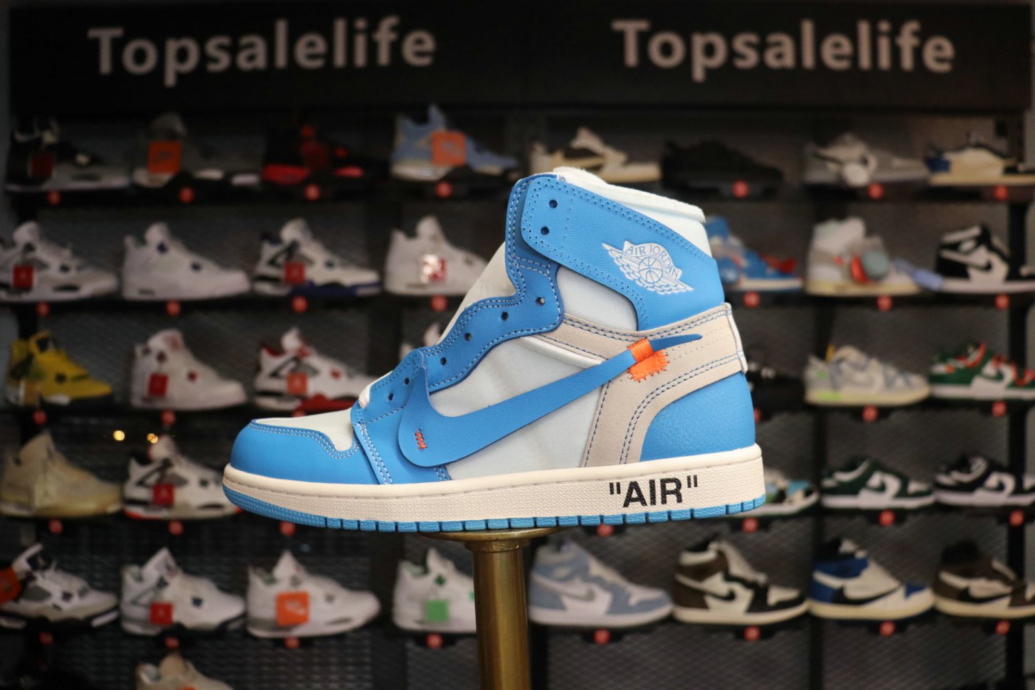 Air Jordan 1 Retro High Off-White University Blue