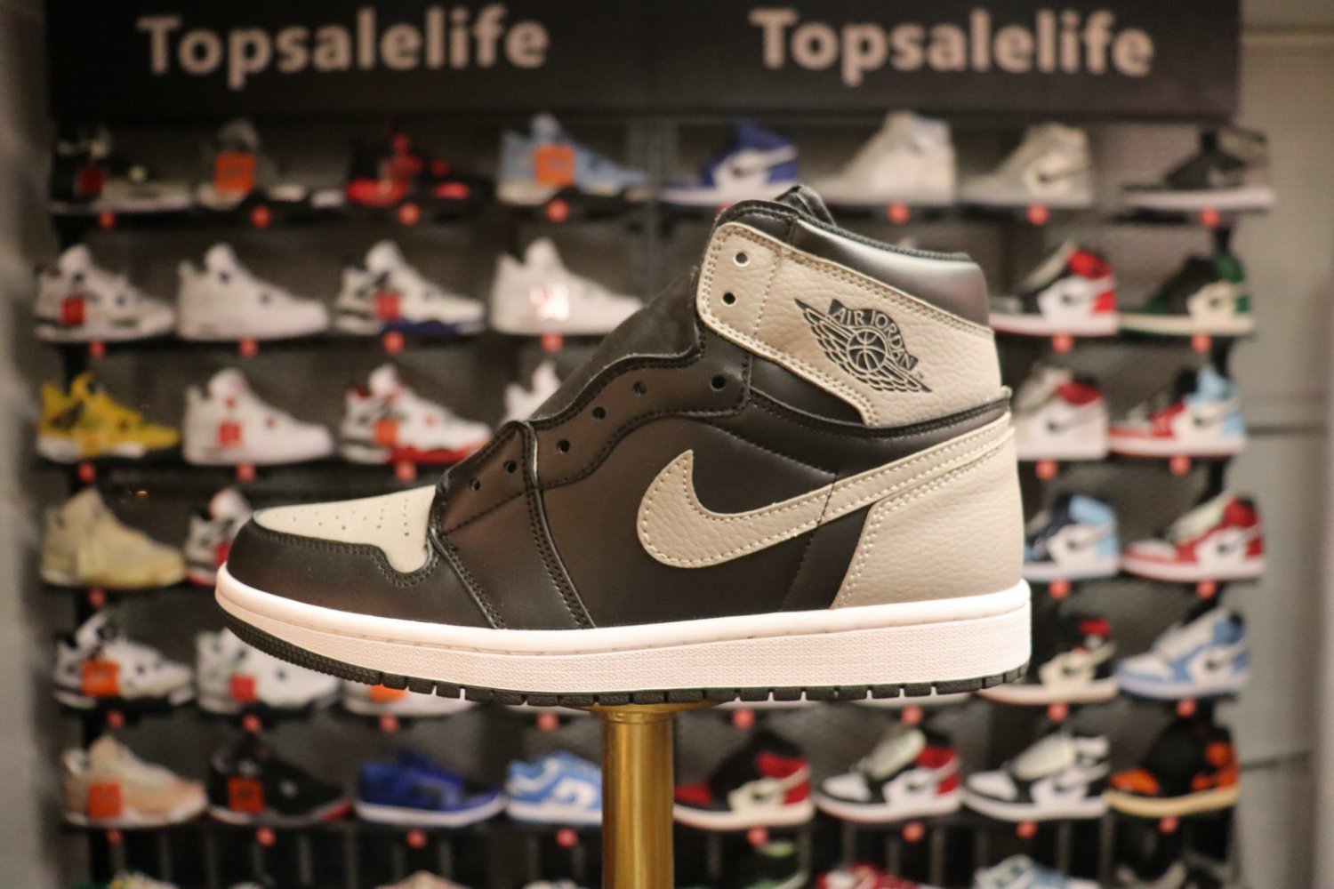 Air Jordan 1 Retro High OG 'Shadow' 2018