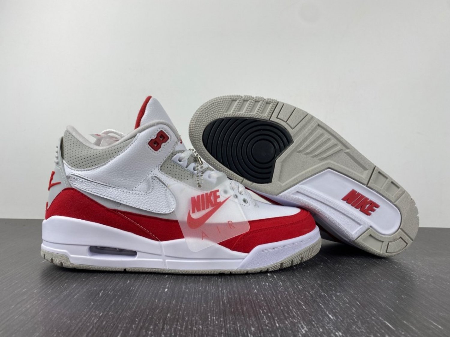 Air Jordan 3 Tinker Air Max 1 University Red