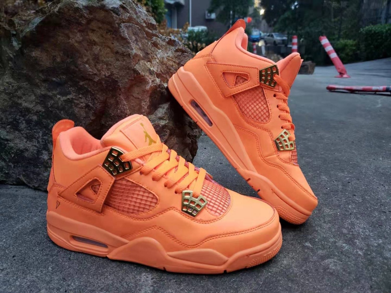Air Jordan 4 Orange Metallic Gold