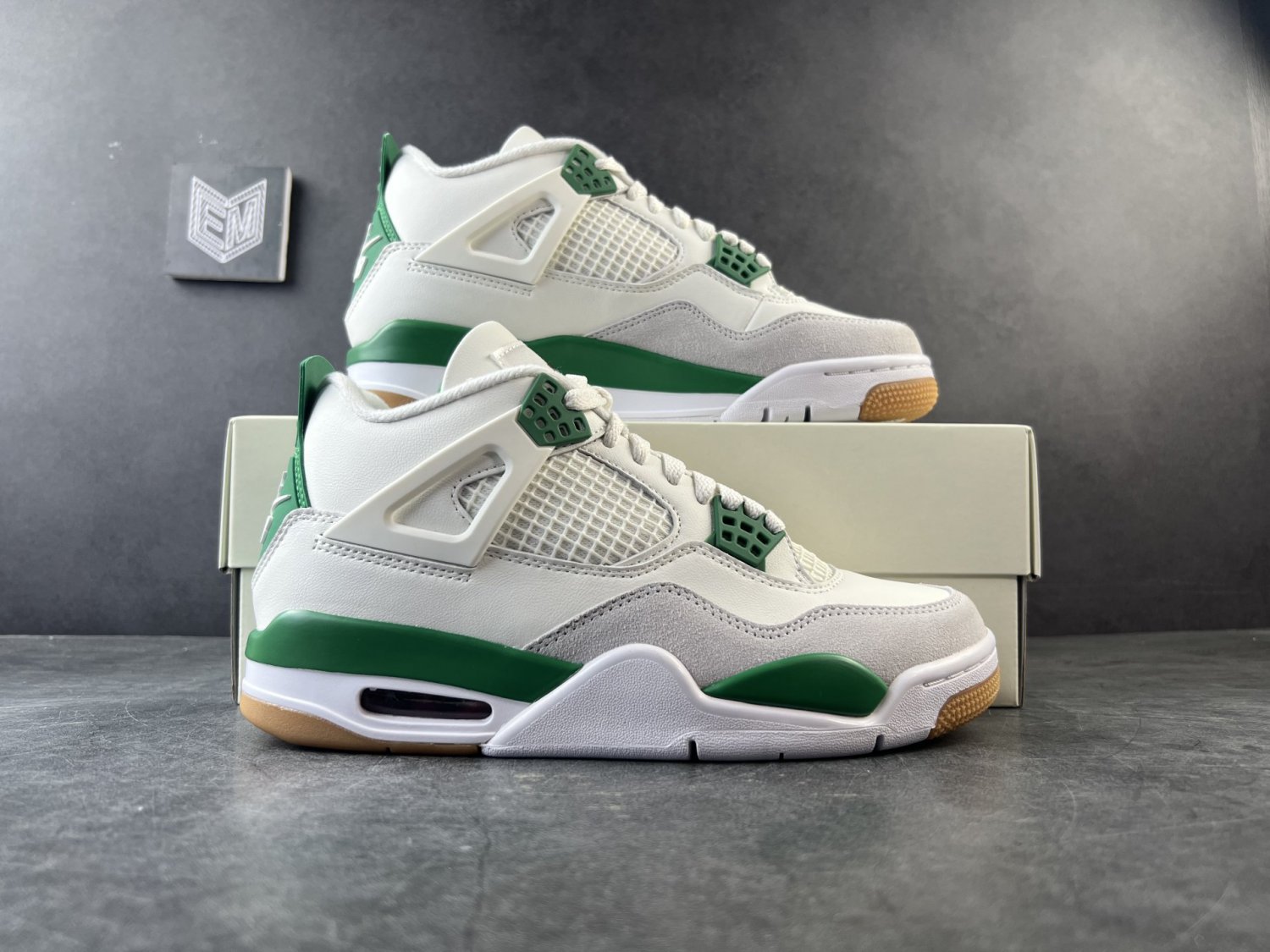 Air Jordan 4 Retro SB Pine Green_1