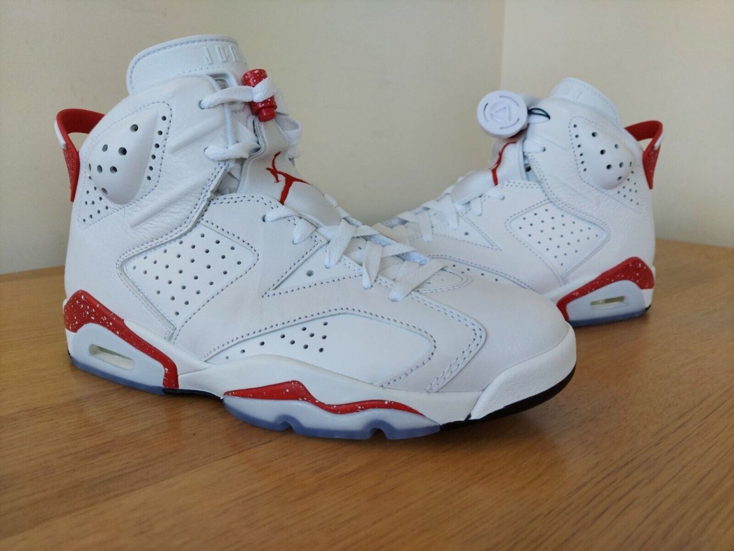 Air Jordan 6 Retro Red Oreo
