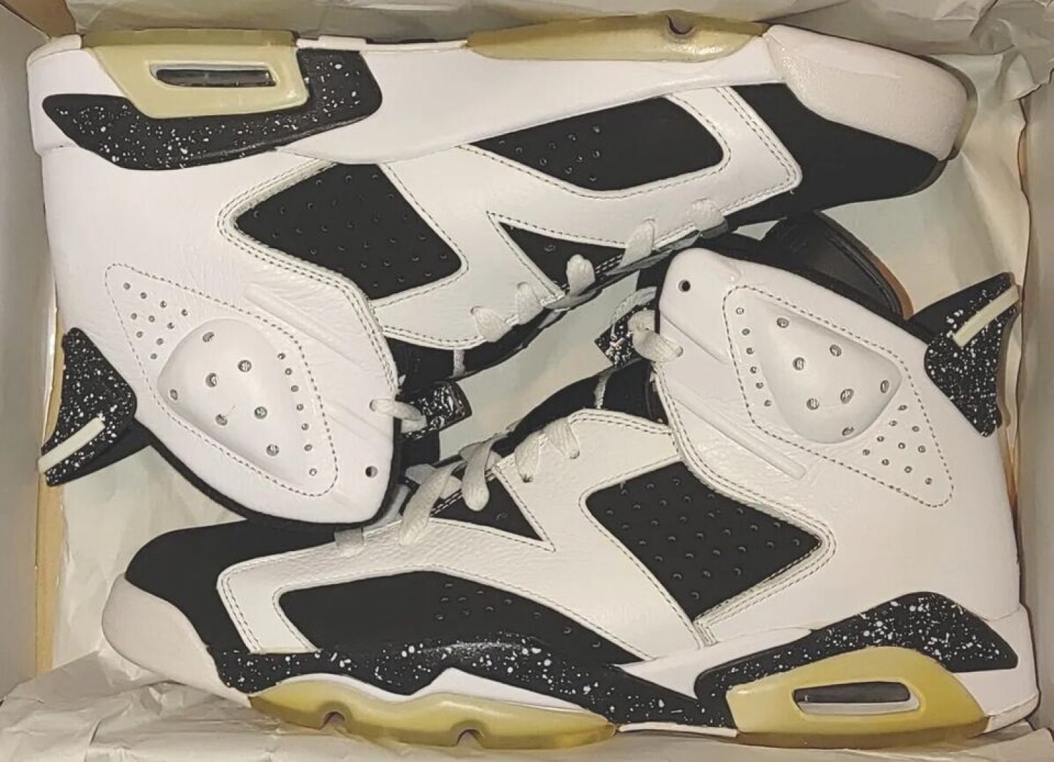 Air Jordan VI Retro OREO