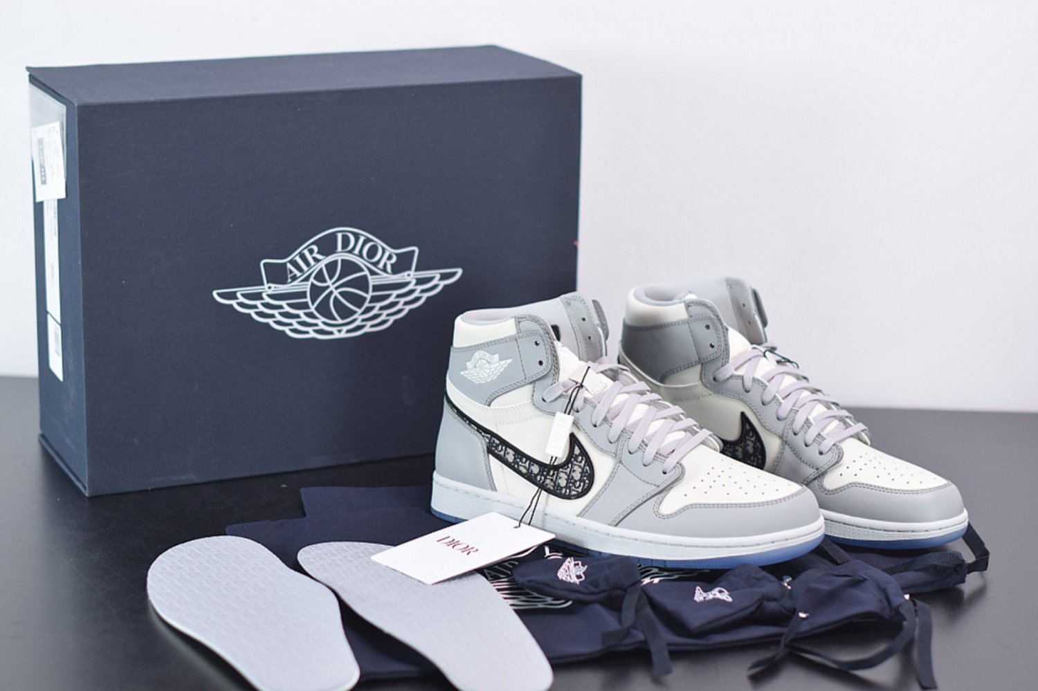 Dior X Air Jordan 1 High Wolf GreySail-Photon Dust-White_1