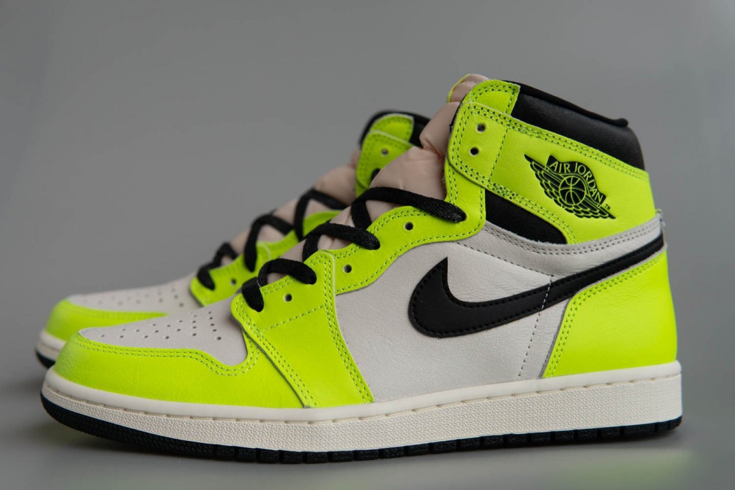 Jordan 1 High OG Visionaire_1