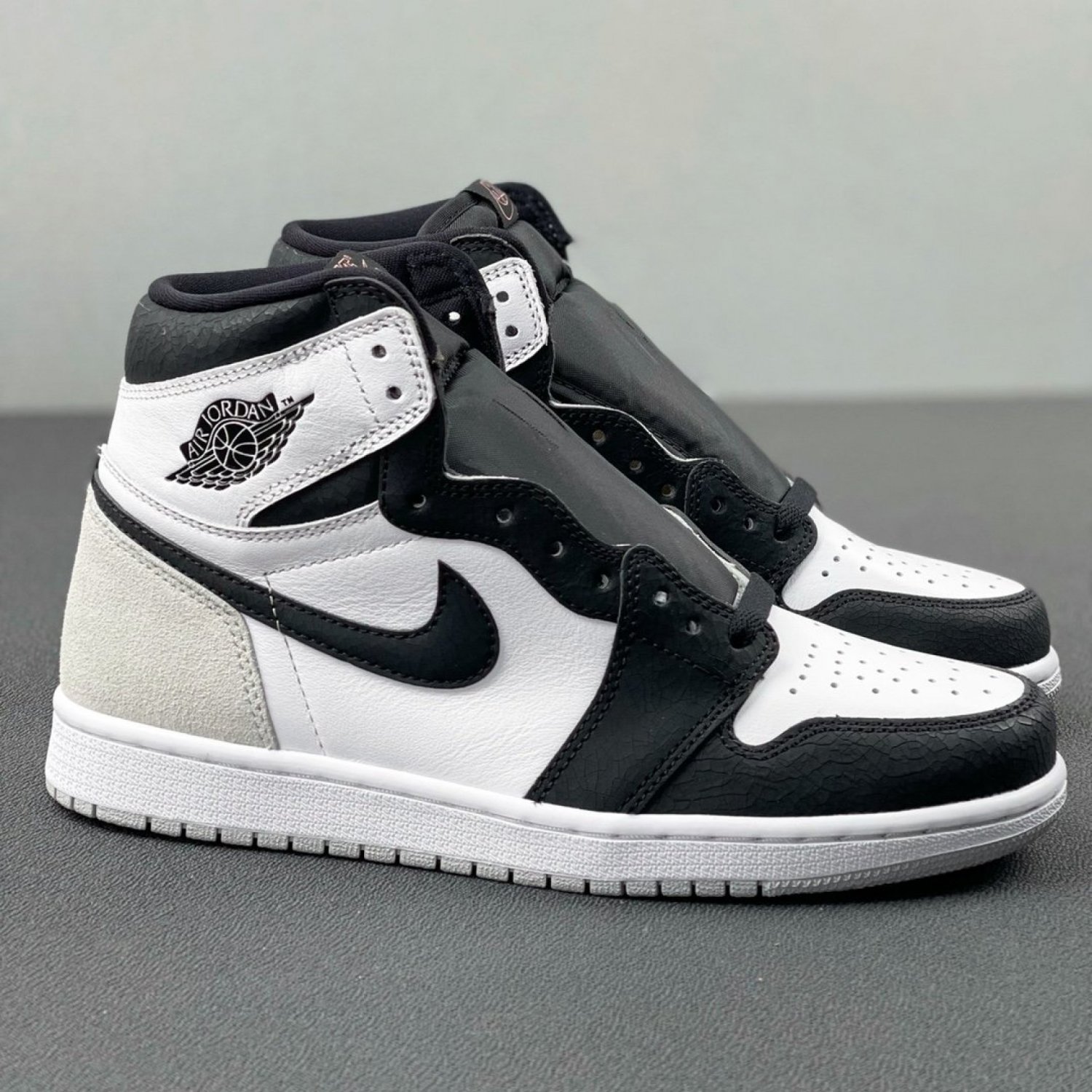 Jordan 1 High Stage Haze White Black Grey_1