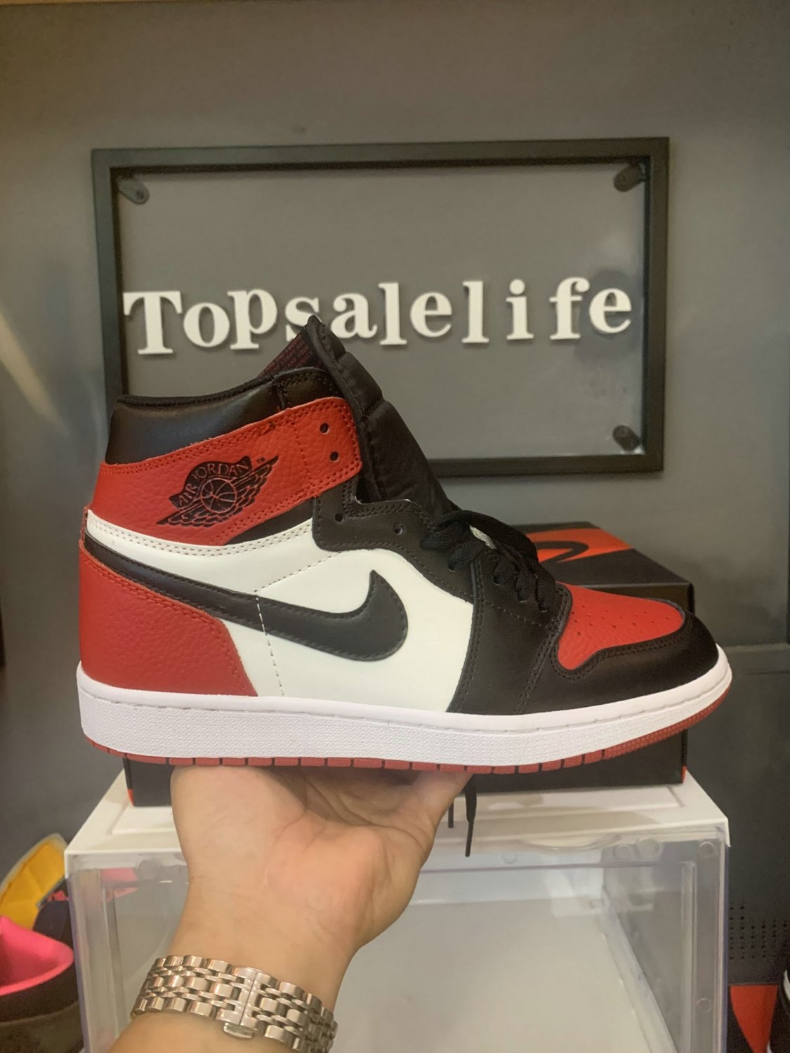 Jordan 1 Retro High Bred Toe