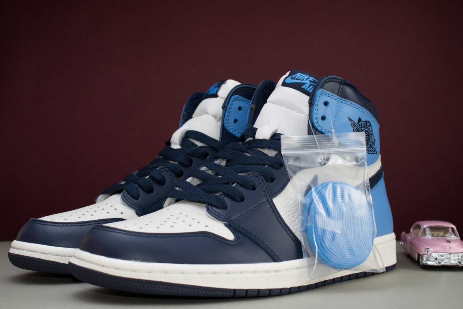 Jordan 1 Retro High Obsidian UNC