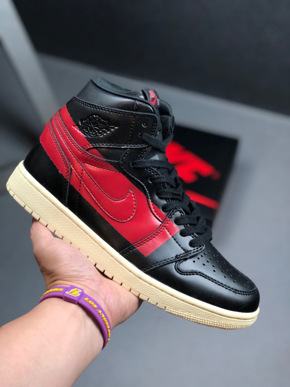 Jordan 1 Retro High OG Defiant Couture_1