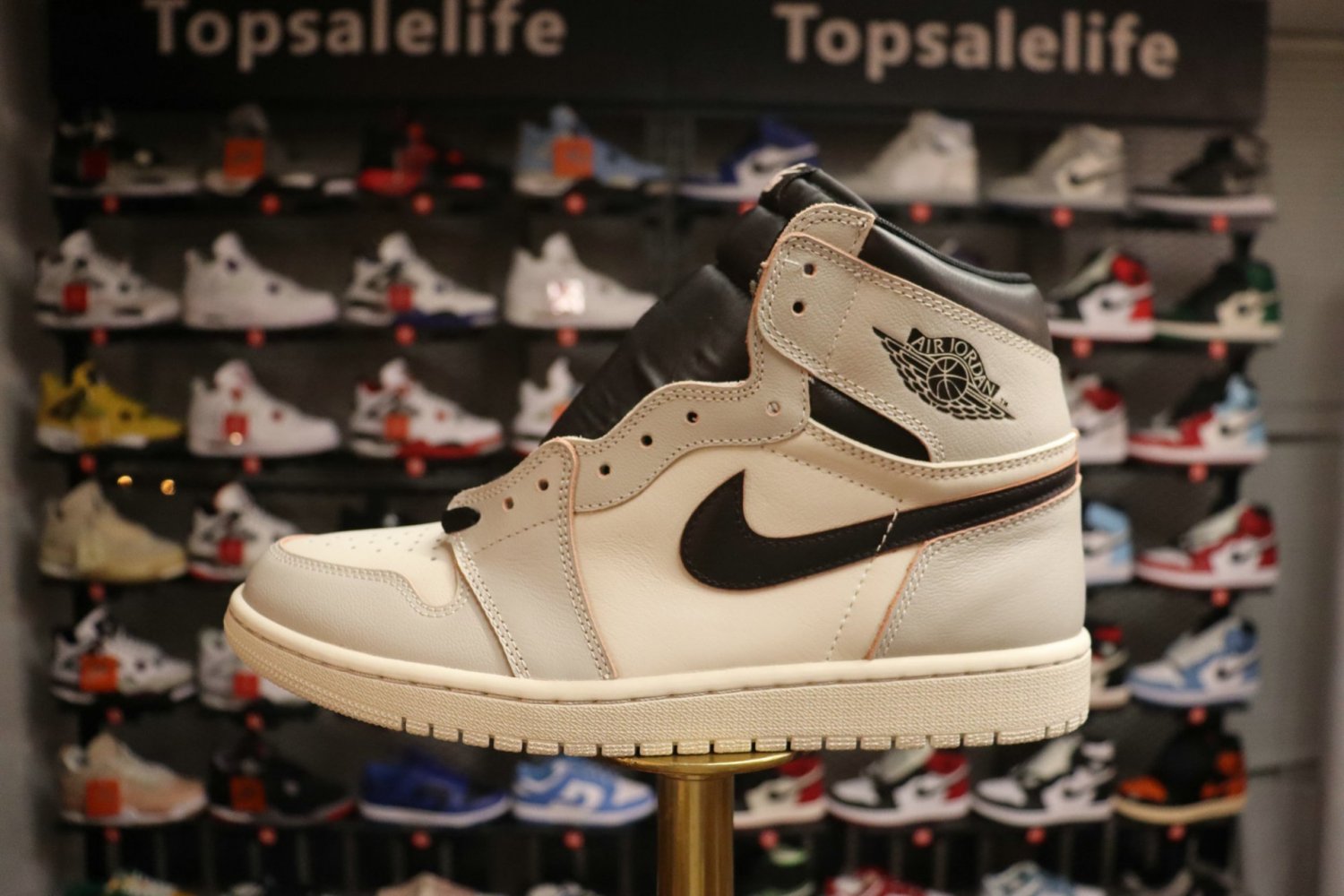 Jordan 1 Retro High OG Defiant SB NYC to Paris