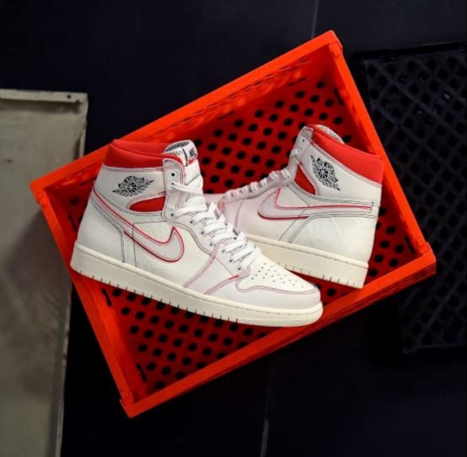 Jordan 1 Retro High Phantom Gym Red