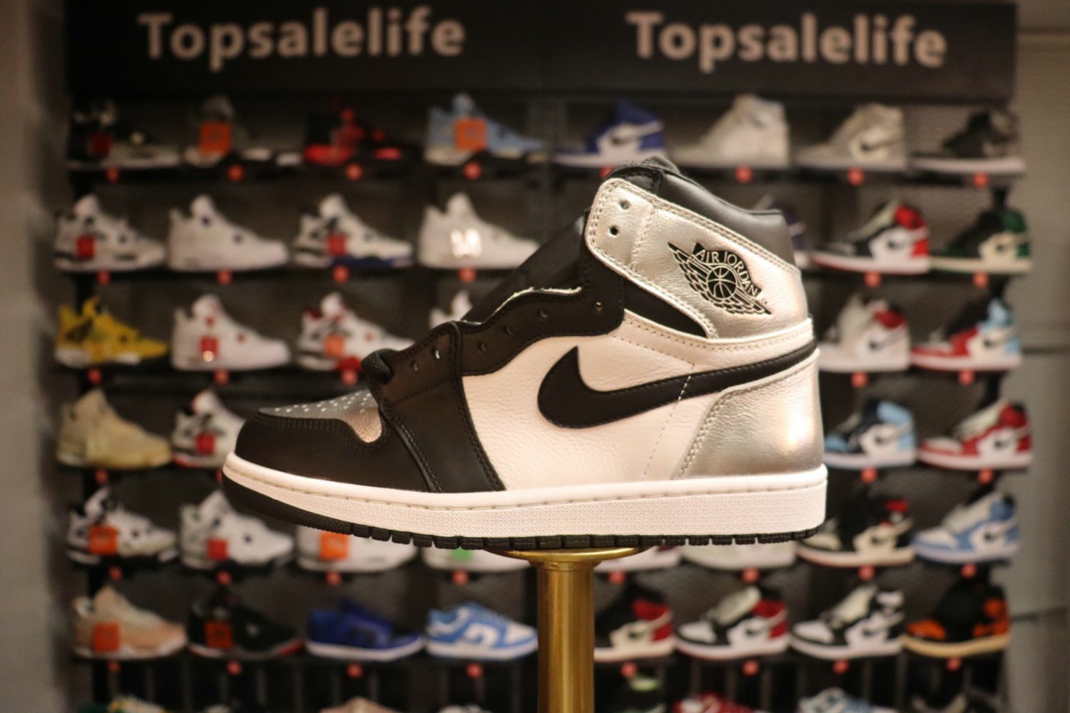 Jordan 1 Retro High Silver Toe