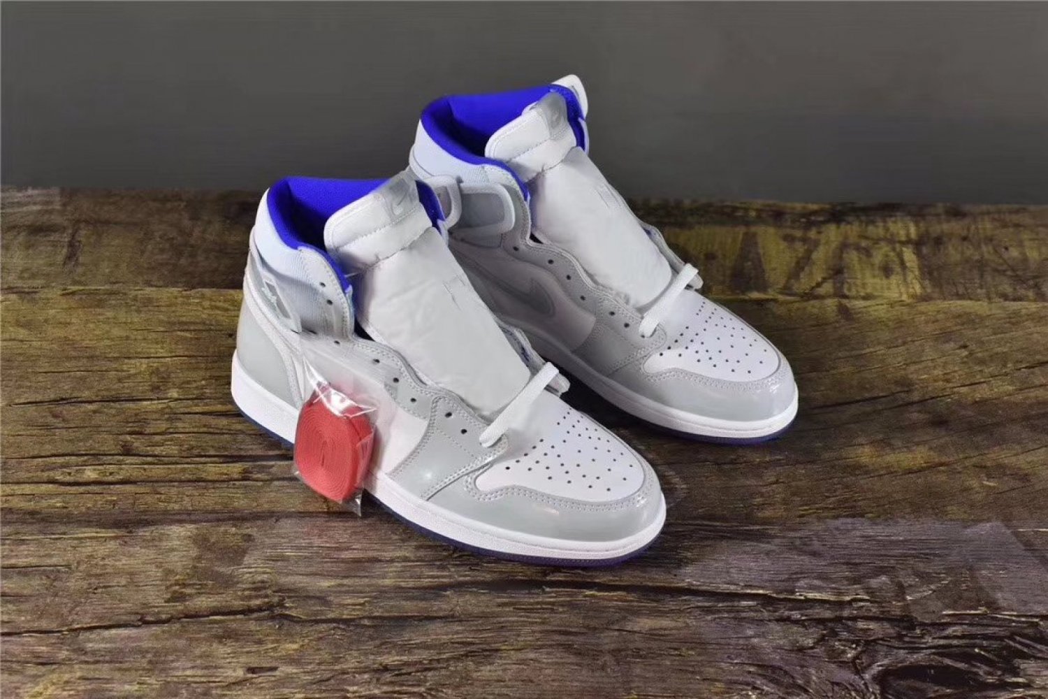 Jordan 1 Retro High Zoom White Racer Blue_1