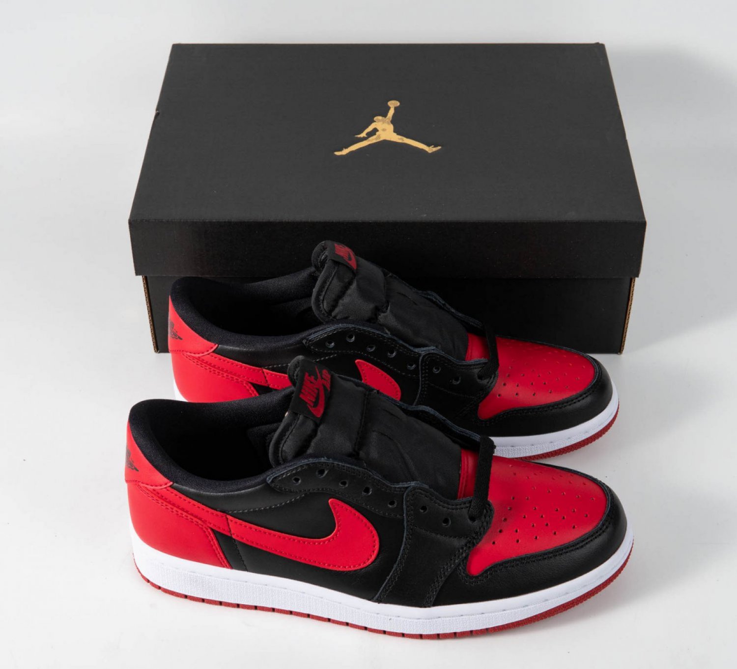 Jordan 1 Retro Low Bred