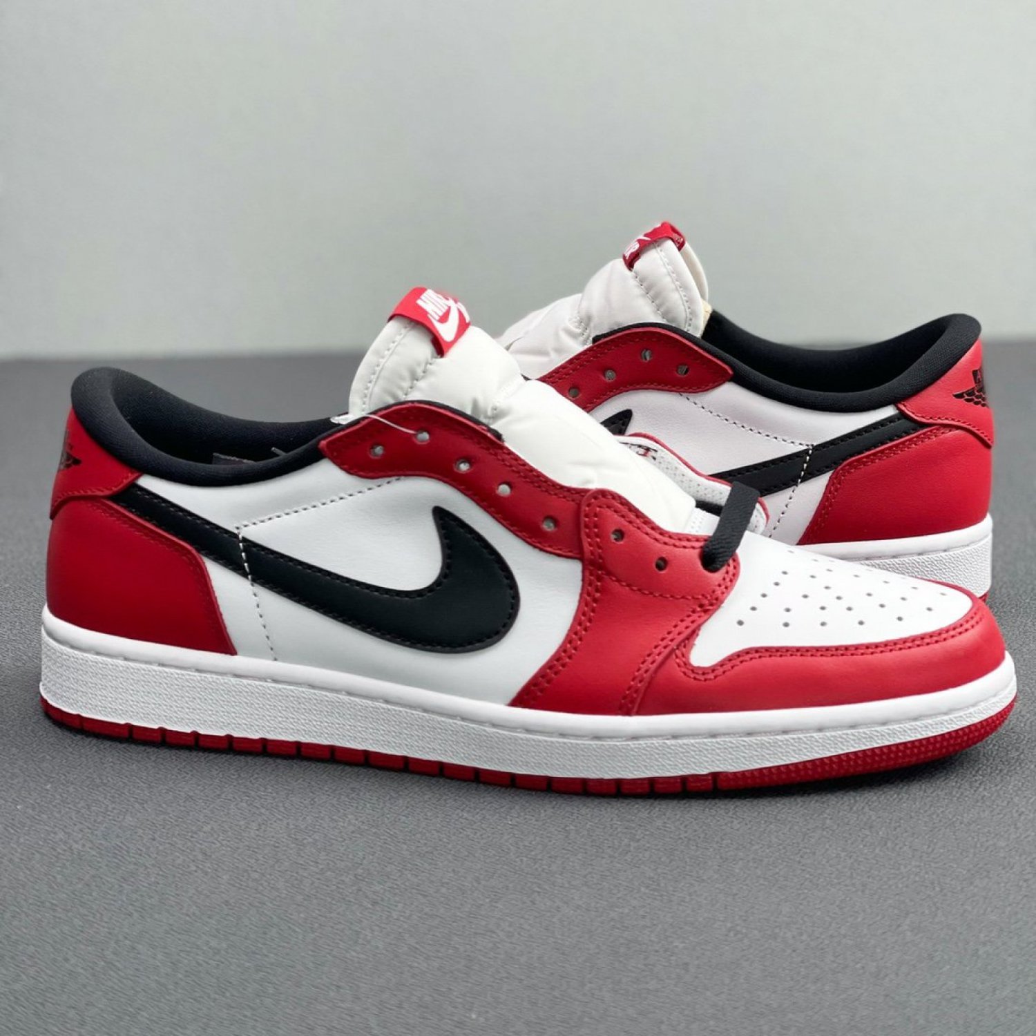 JORDAN 1 RETRO LOW OG CHICAGO_1