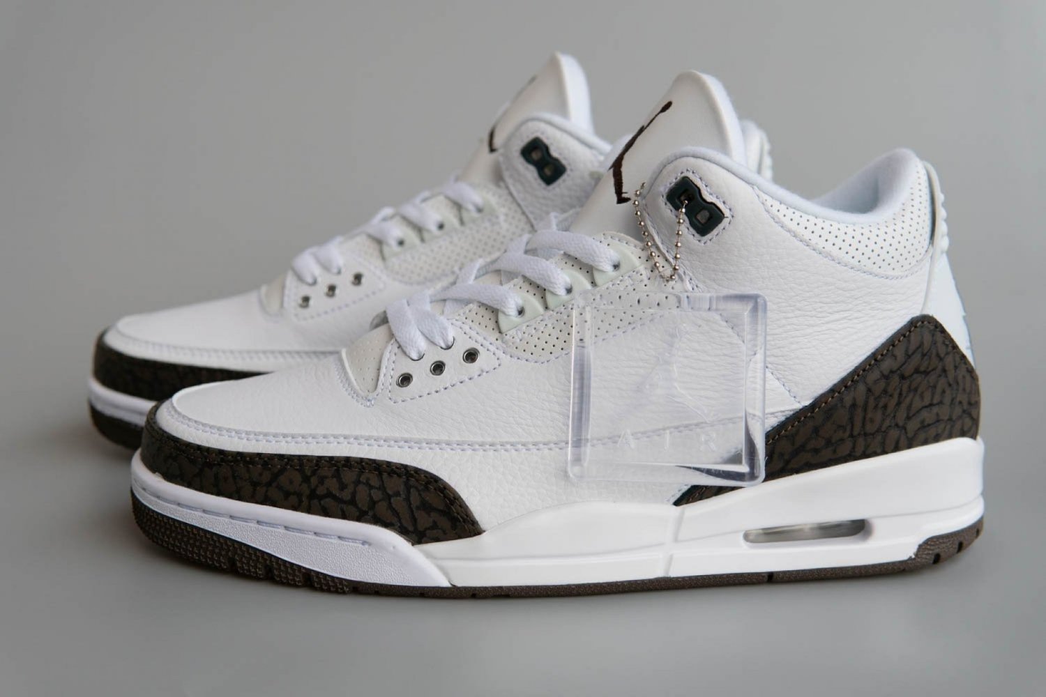 Jordan 3 Retro Mocha_1