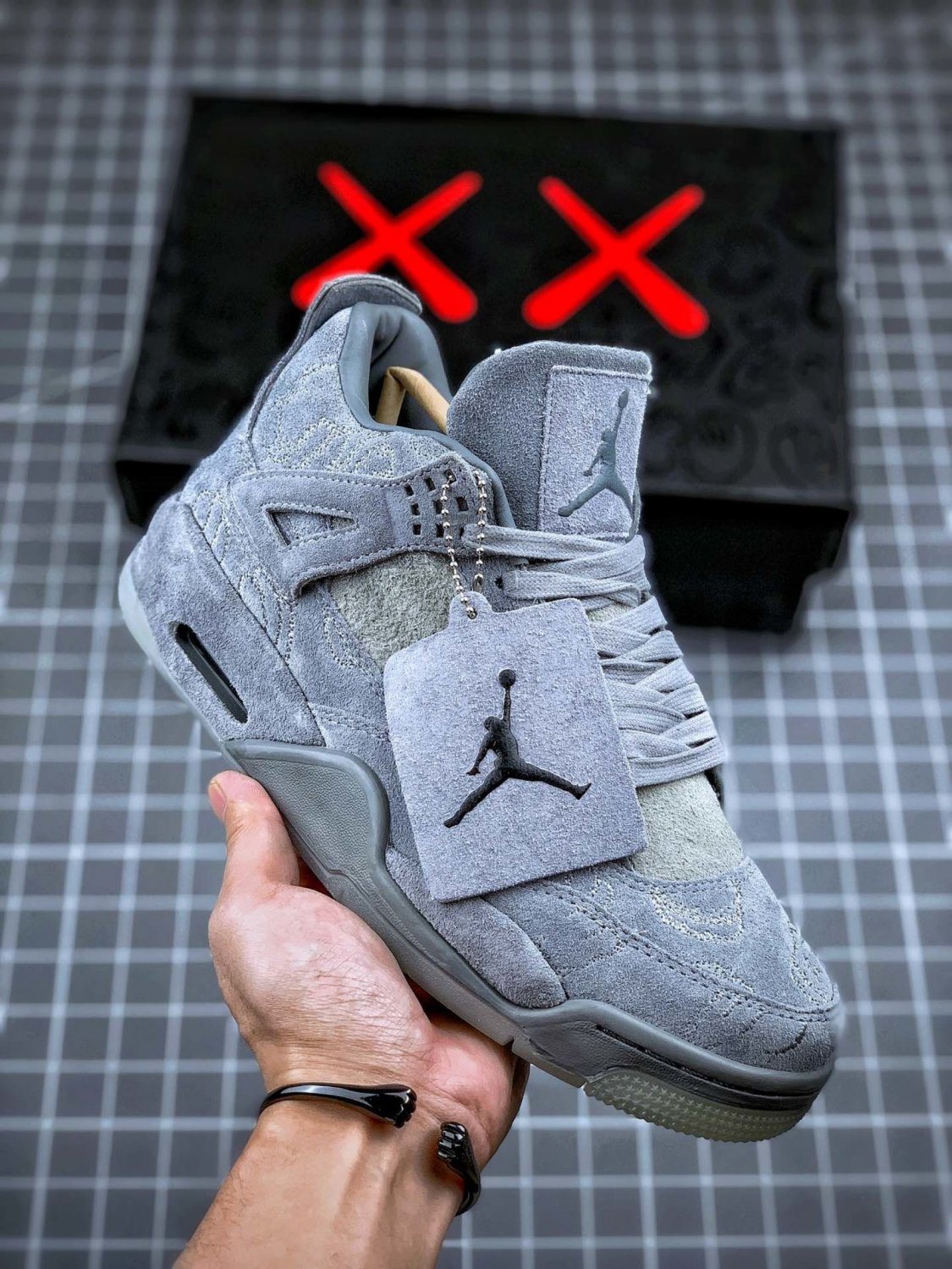 Jordan 4 Retro Kaws_3