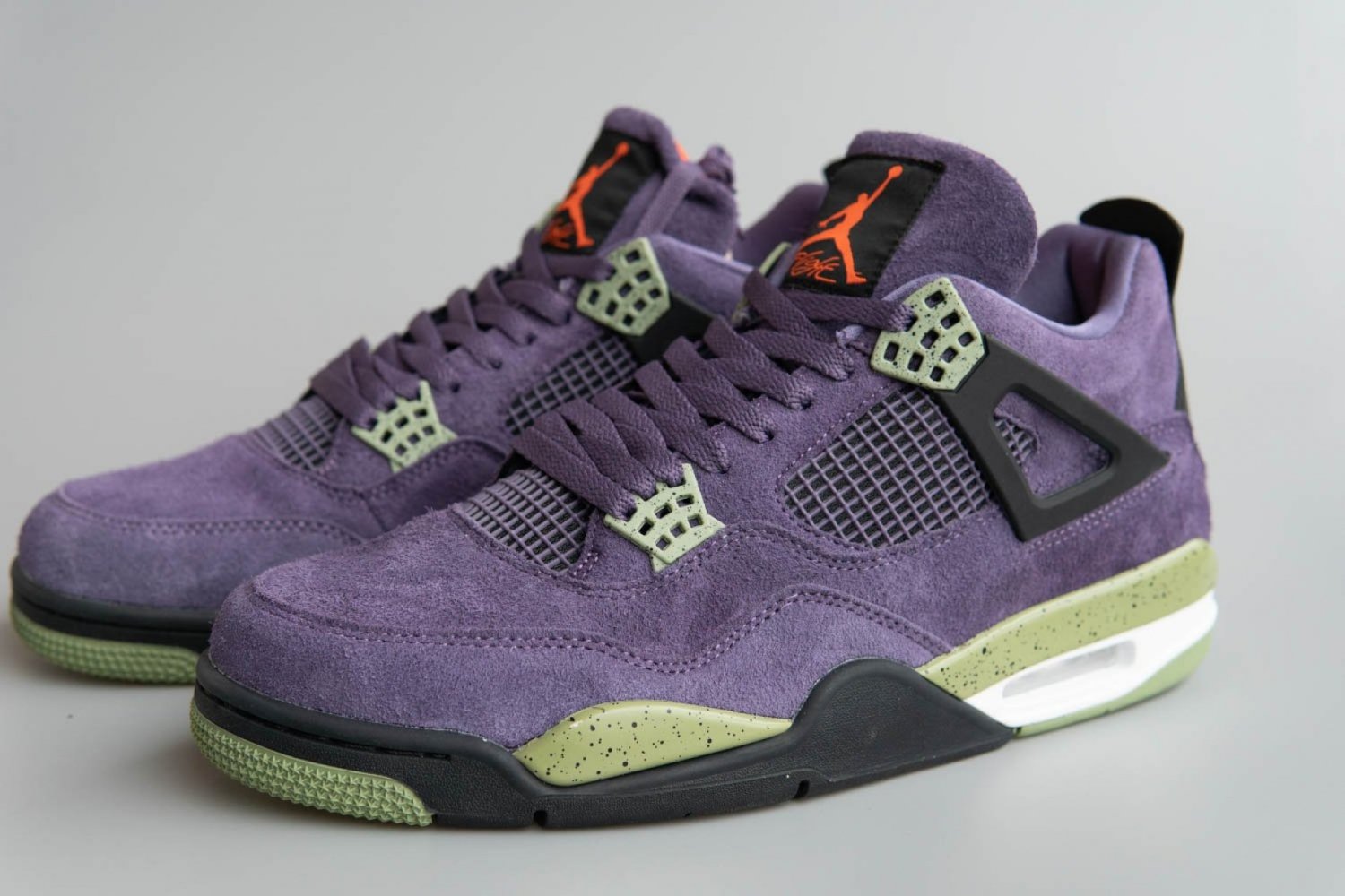 Jordan 4 Retro Purple_1